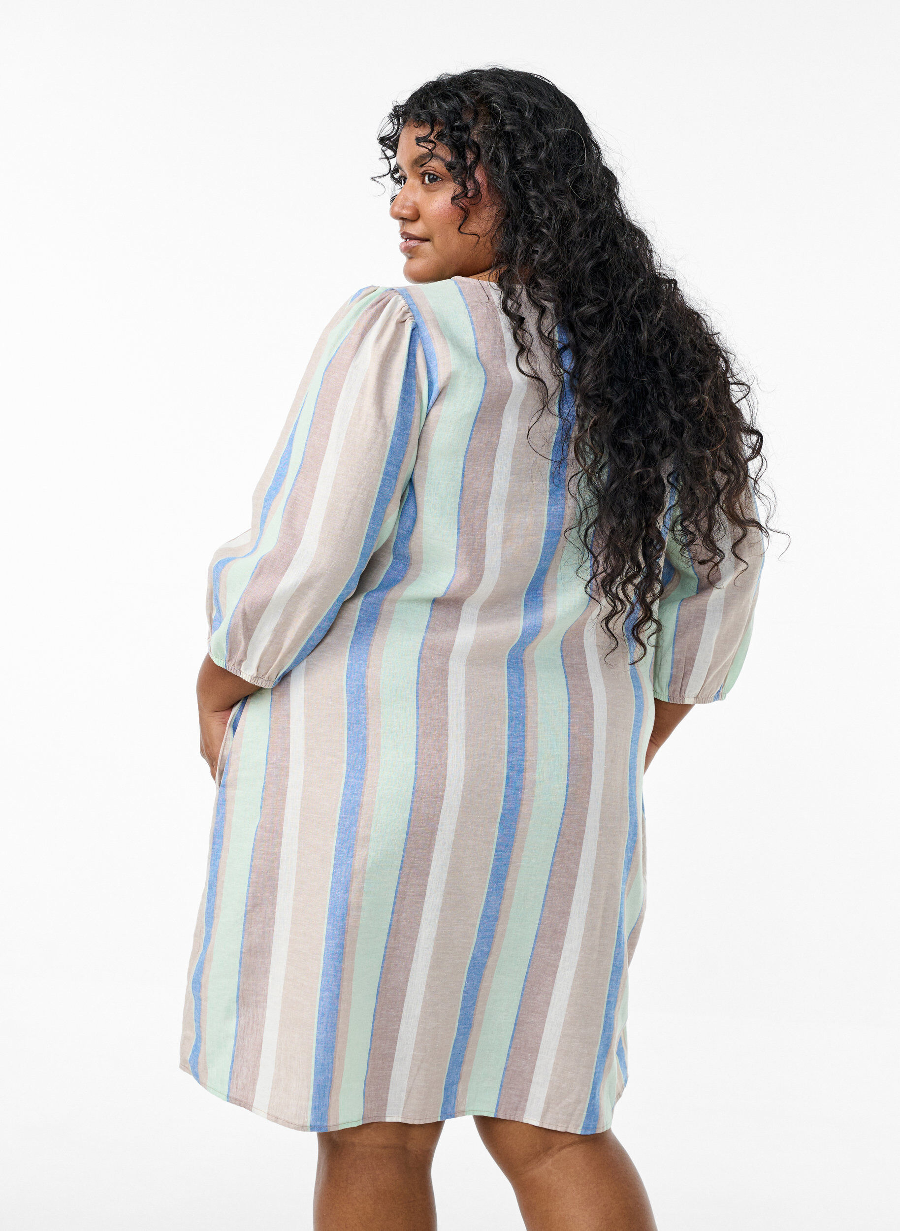 Zizzi Lyhyt mekko pellavasta ja viskoosista, 3/4-hihoilla., Sininen, Model image number 2