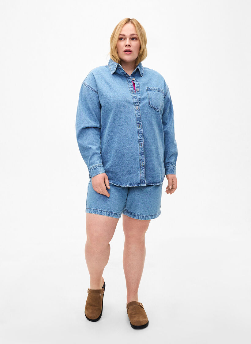 Väljä farkkupaita, jossa on rintatasku, Light blue denim, Model image number 3