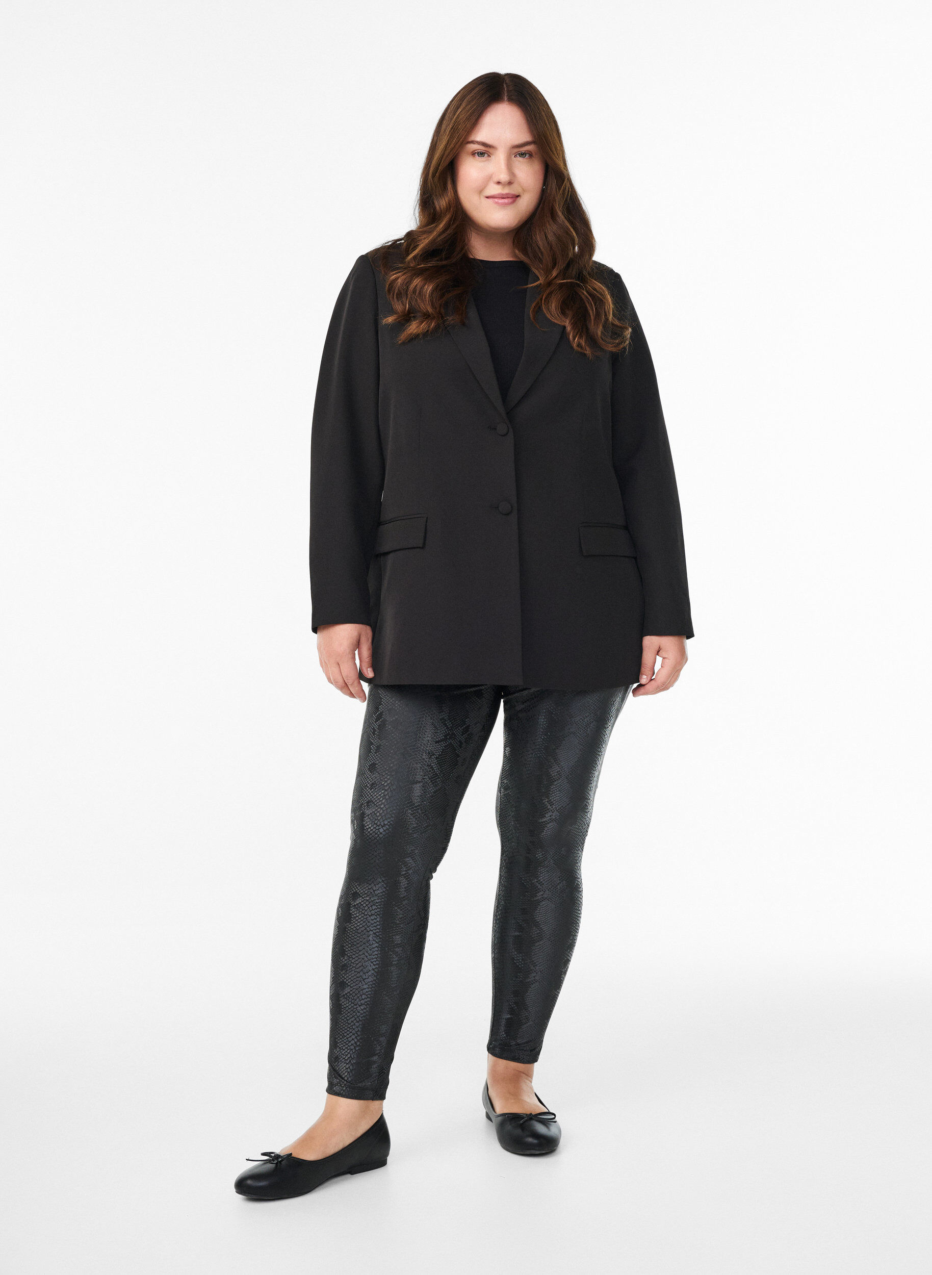 Zizzi Leggingsit tekonahasta el&auml;inkuviolla, Musta, Model image number 1