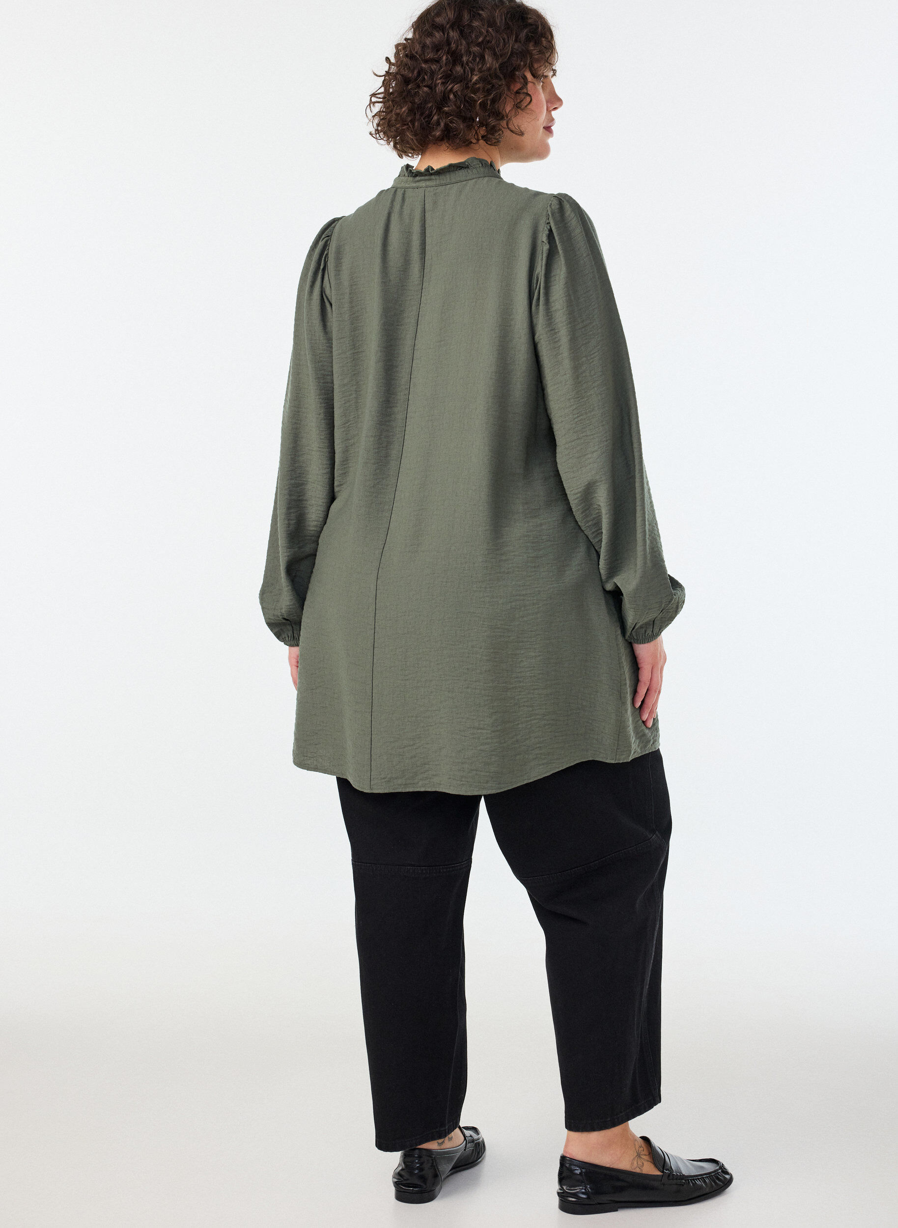ZizziViskoositunika r&ouml;yhel&ouml;ill&auml; ja napeilla, Vihre&auml;, Model image number 2