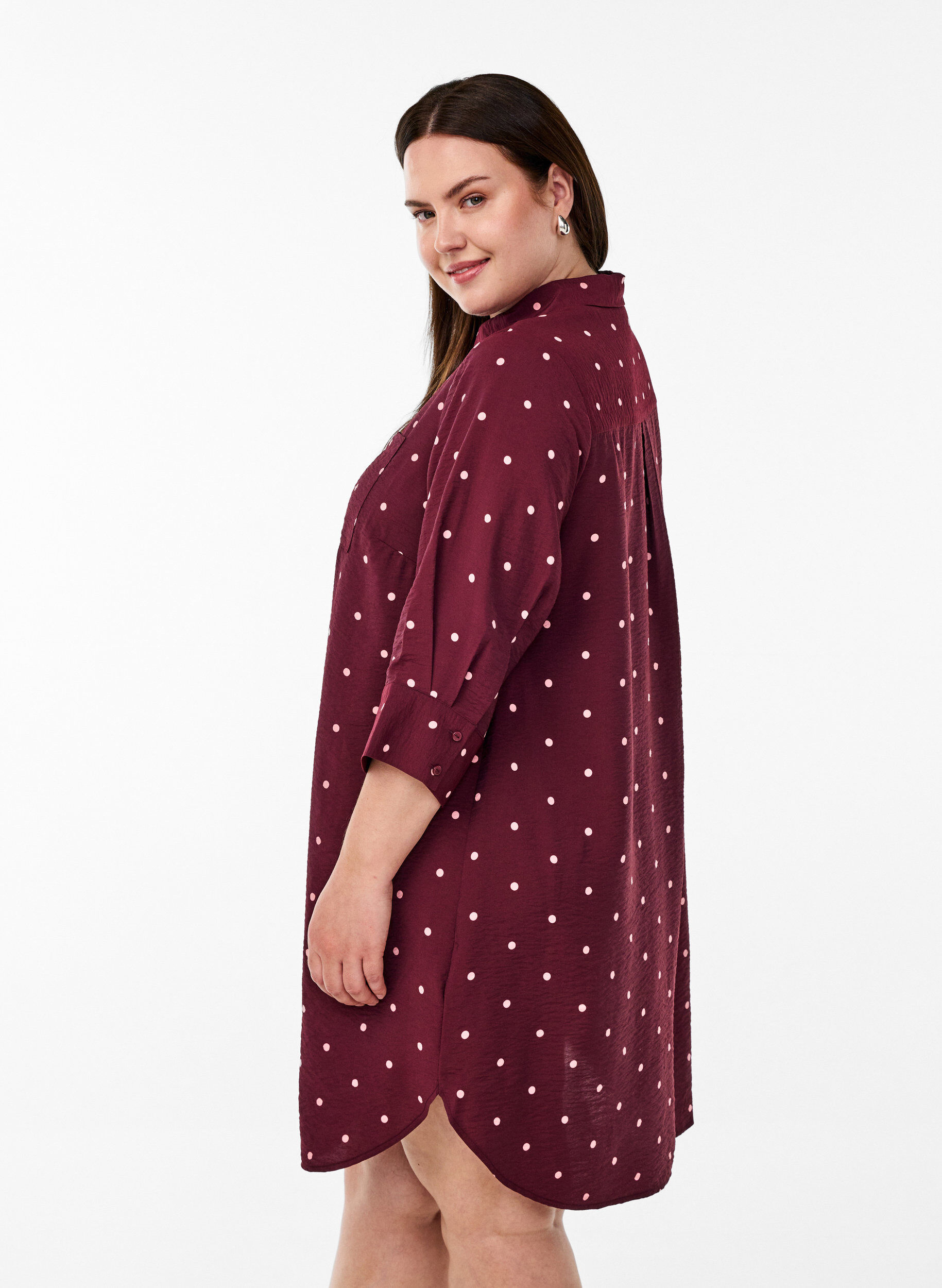 ZizziLyhyt mekko kauluksella ja rintataskulla, Punainen, Model image number 2