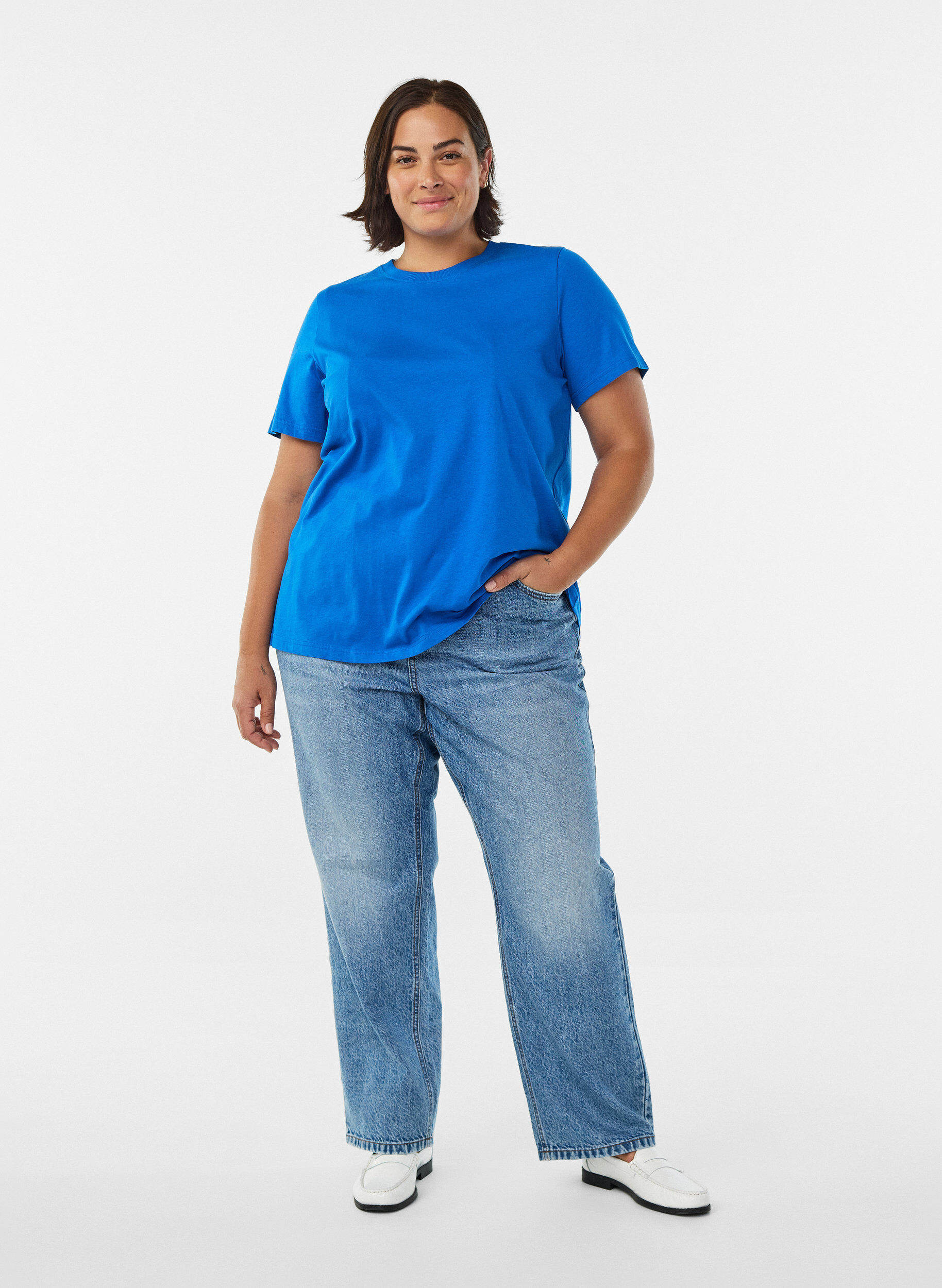 ZizziPuuvillainen perus-T-paita, jossa on py&ouml;re&auml; kaula-aukko, Sininen, Model image number 1