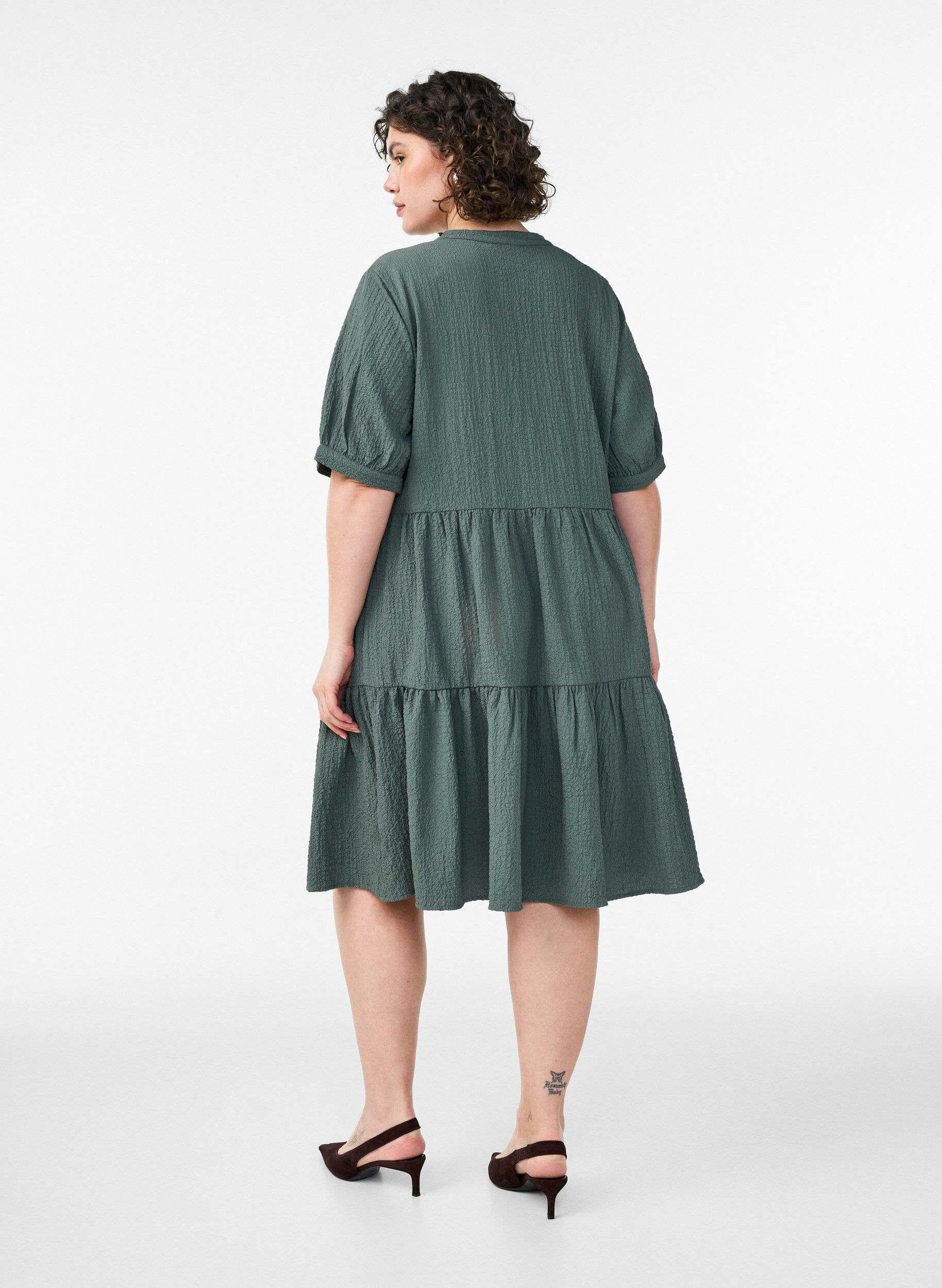 ZizziLyhyt A-linjainen mekko, Vihre&auml;, Model image number 1