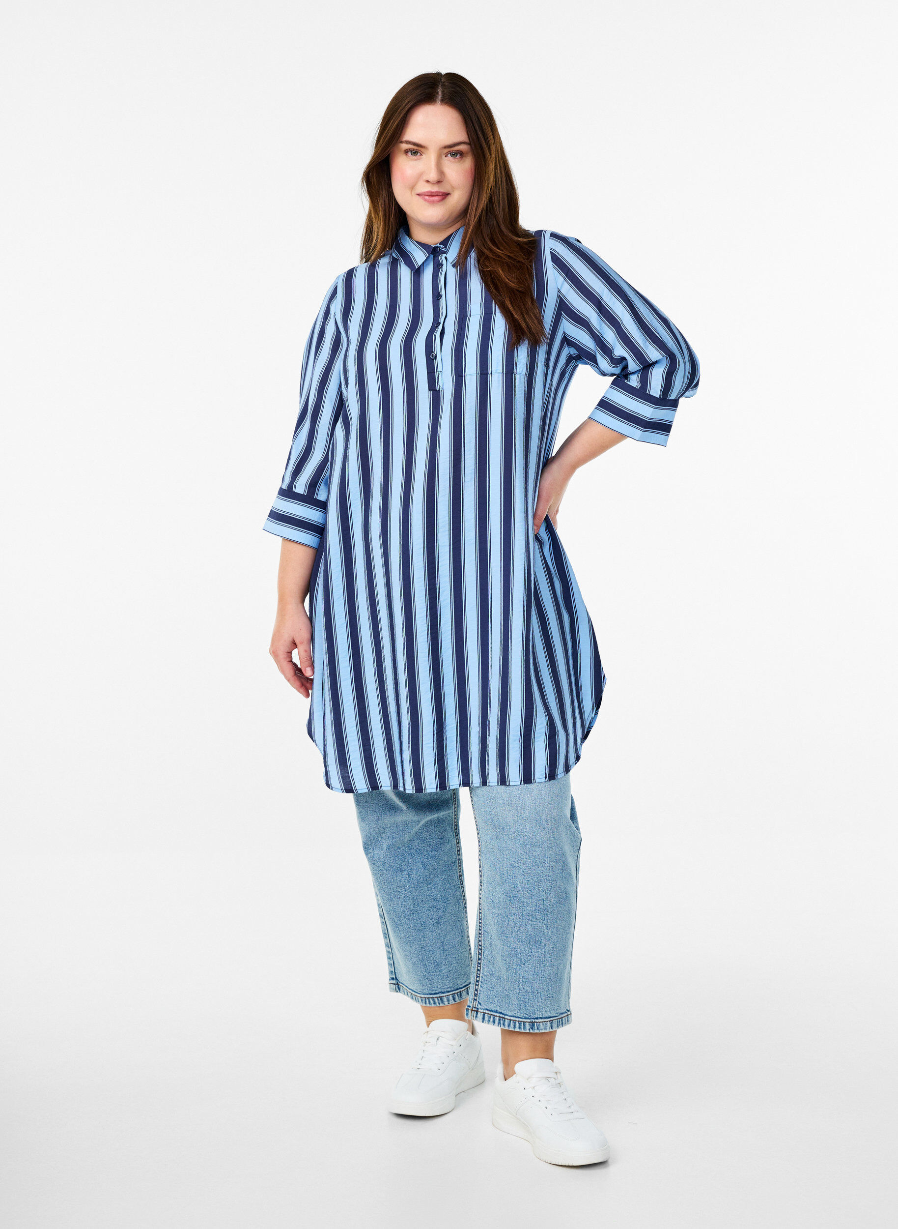 ZizziLyhyt mekko kauluksella ja rintataskulla, Sininen, Model image number 1