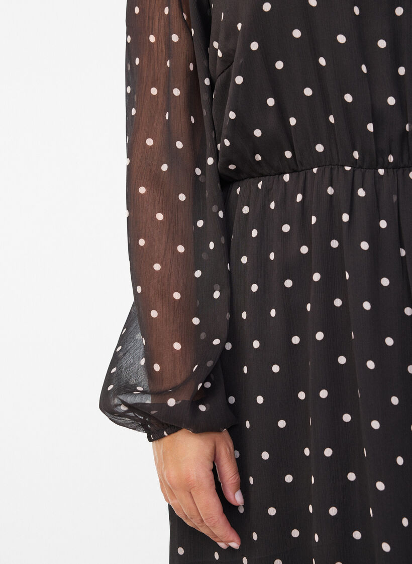 Chiffonmekko pilkuilla ja pitk&auml;t hihat, Ruskea, Model image number 2