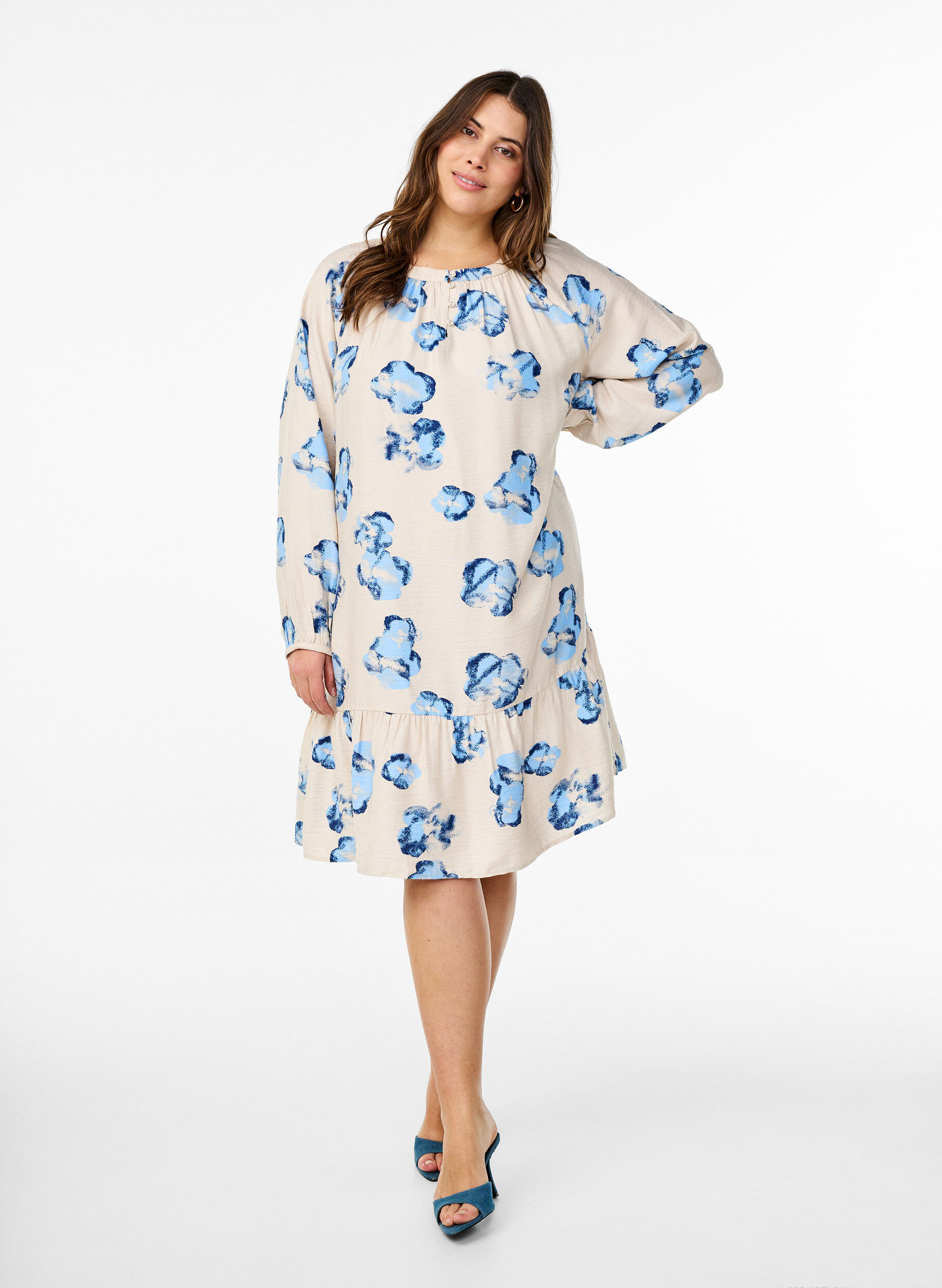 Zizzi Polvipituinen mekko pitkille hihoilla ja A-linjaisella leikkauksella, Valkoinen, Model image number 1