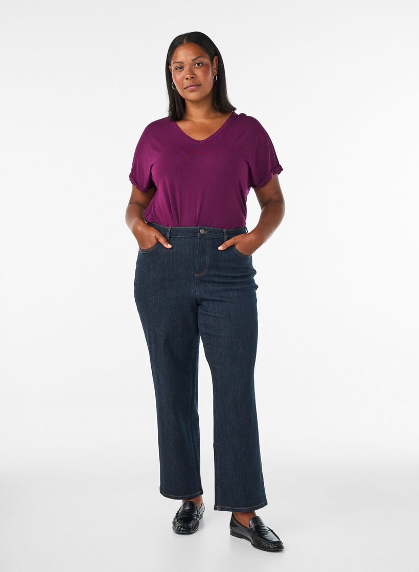 Perus V-p&auml;&auml;ntie T-paita viskoosista, Violetti, Model image number 1