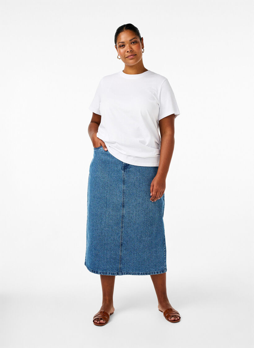 Puuvillainen perus-T-paita, jossa on py&ouml;re&auml; kaula-aukko, Valkoinen, Model image number 1