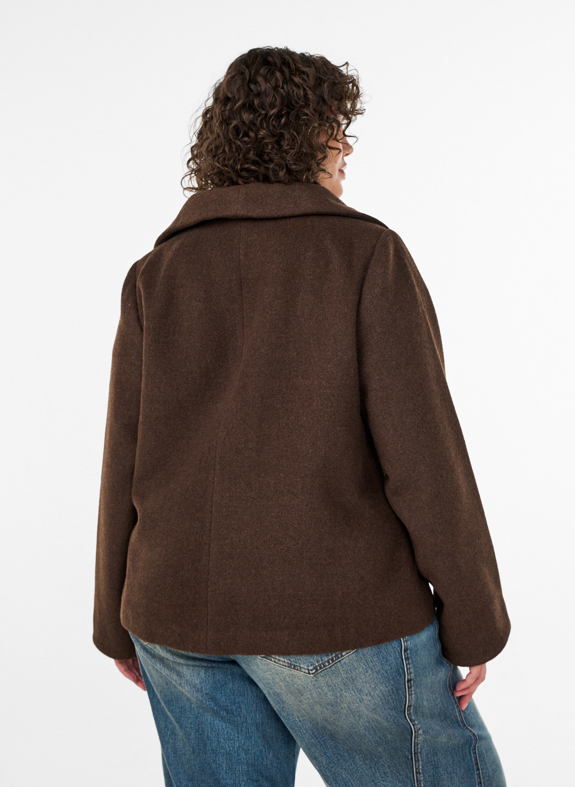 ZizziLyhyt takki ep&auml;symmetrisell&auml; nappikiinnityksell&auml;, Ruskea, Model image number 2