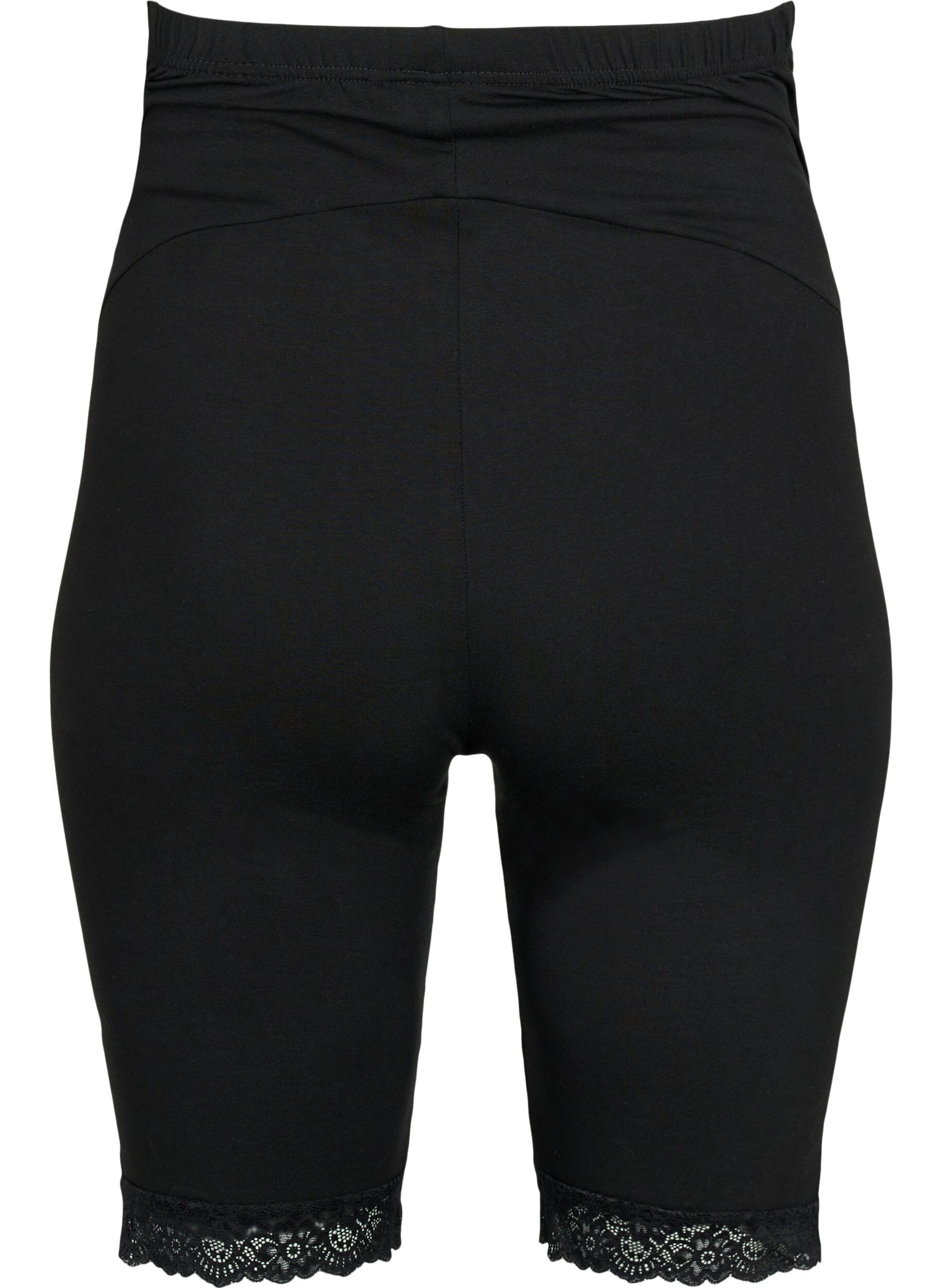 Zizzi &Auml;itiyspy&ouml;r&auml;ilyshortsit pitsireunoilla, Black, Packshot image number 1