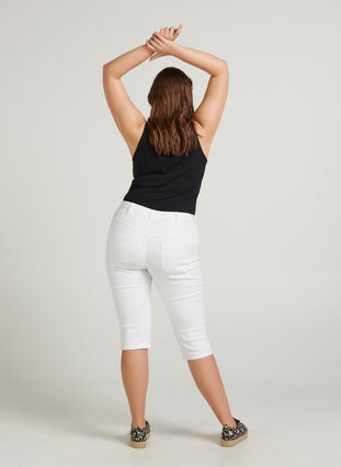 Slim fit Emily-farkkucaprit, Bright White, Model image number 1