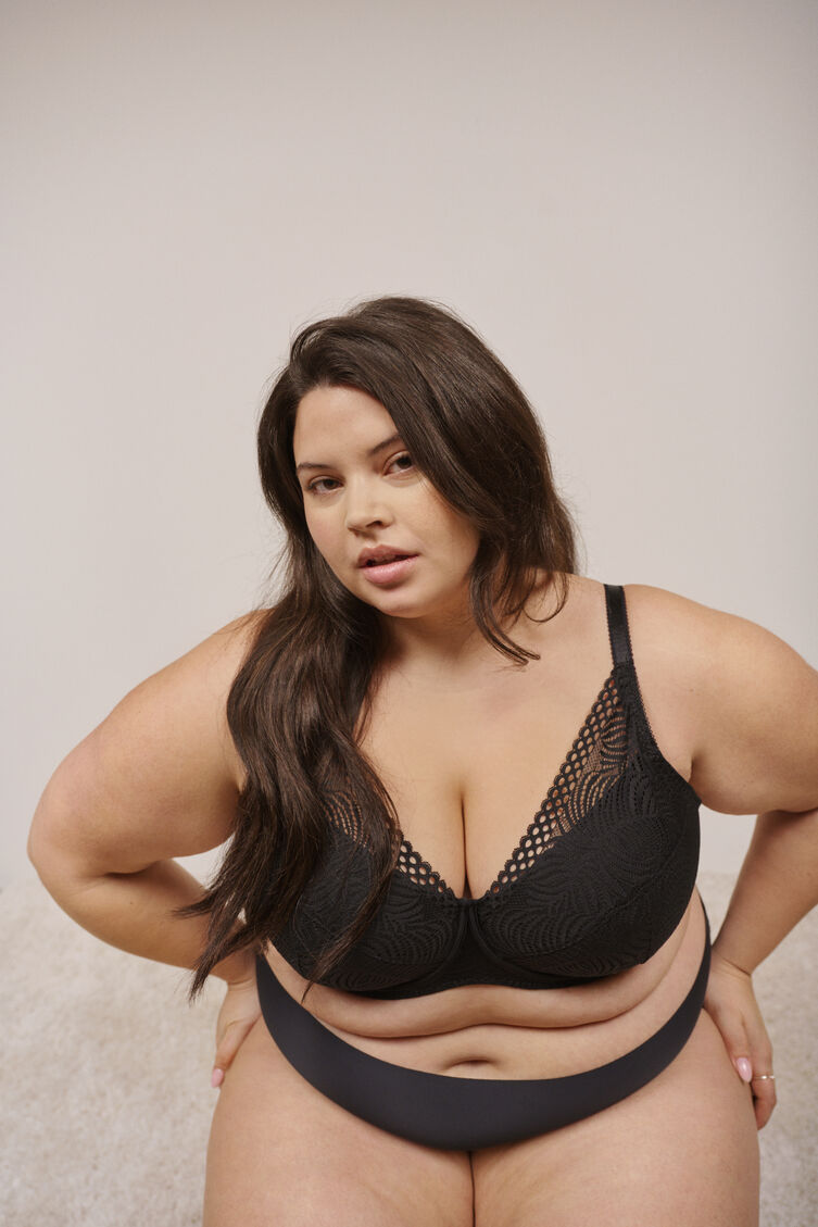 Elegantti musta alusvaatelook, , Model