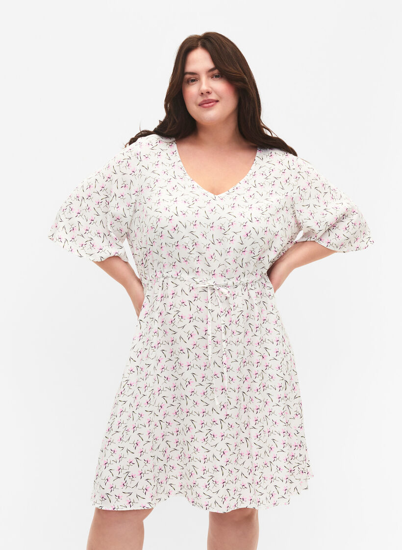 Viskoosimekko 1/2-hihoilla ja kukkakuosilla, White Purple Flower, Model image number 0