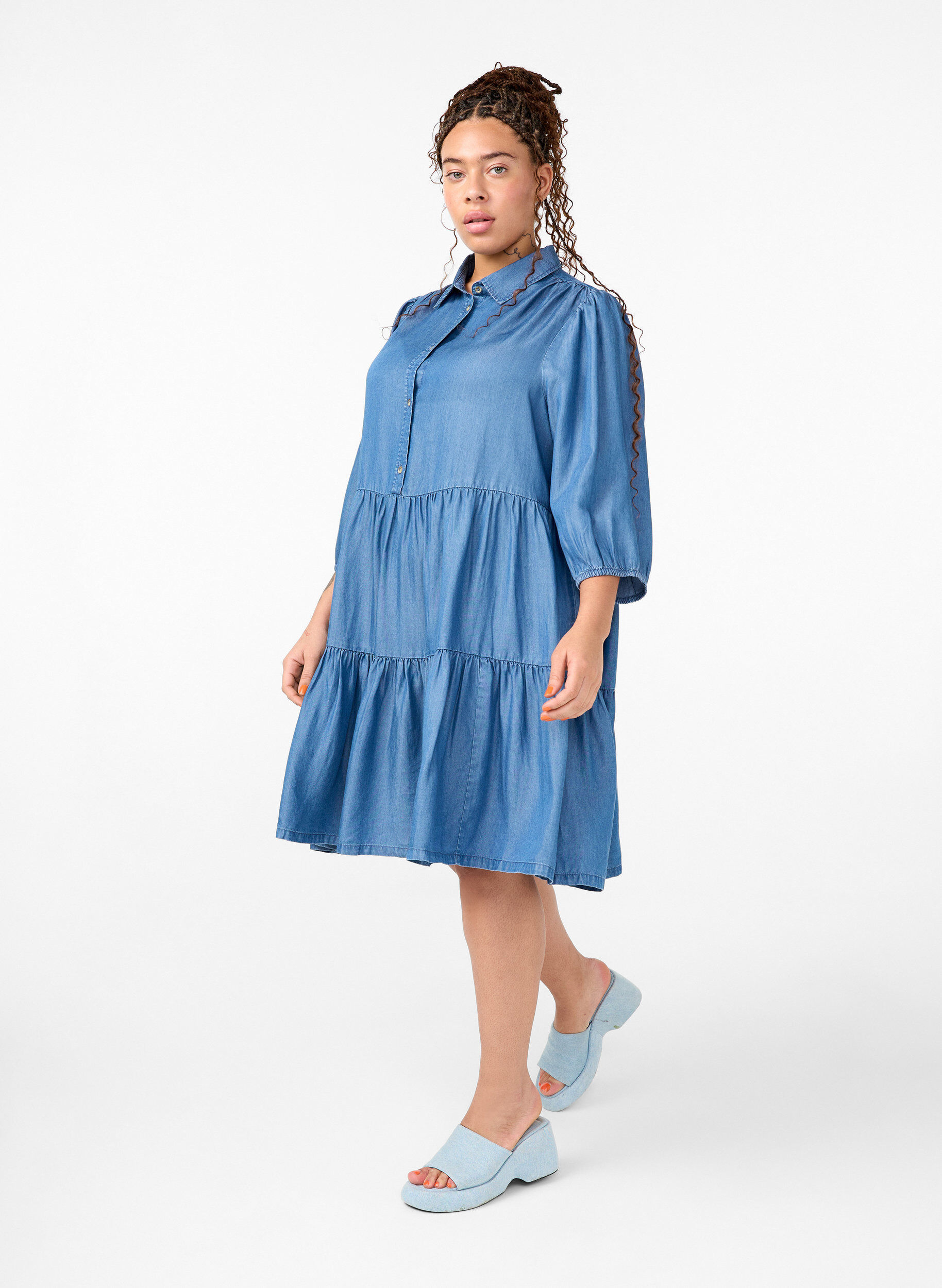 Zizzi TENCEL&trade; Lyocell -farkkumekko, jossa on 3/4- hihat, Blue Denim, Model image number 2