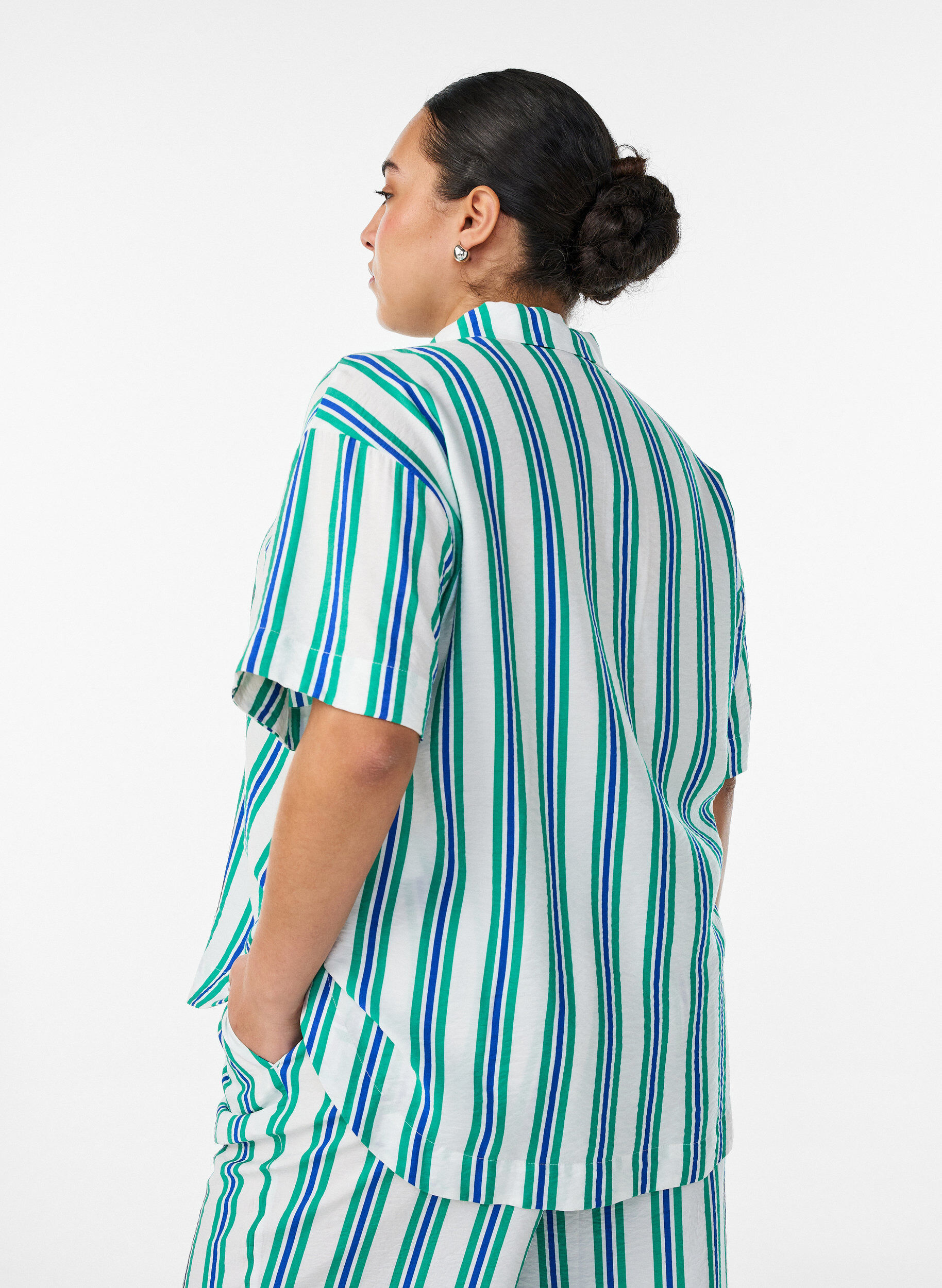 ZizziRaidallinen viskoosipaita lyhyill&auml; hihoilla, Vanilja, Model image number 2