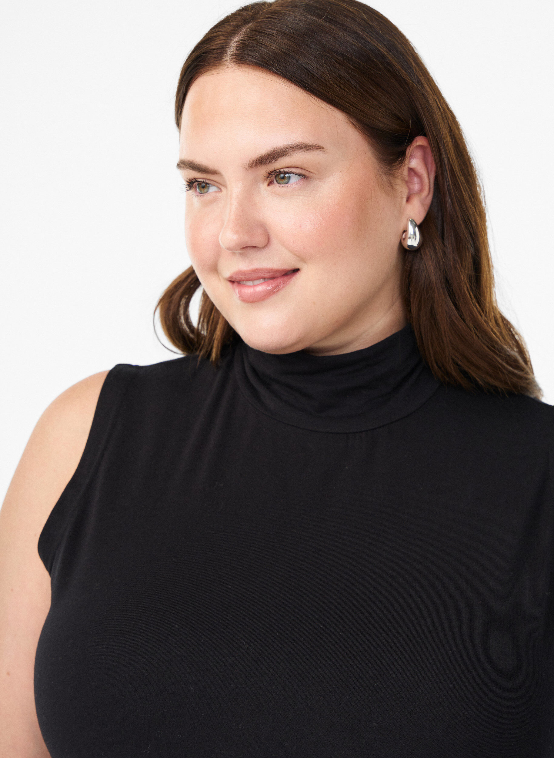 Zizzi Lyhyt jersey-paita korkealla kauluksella, Musta, Model image number 2