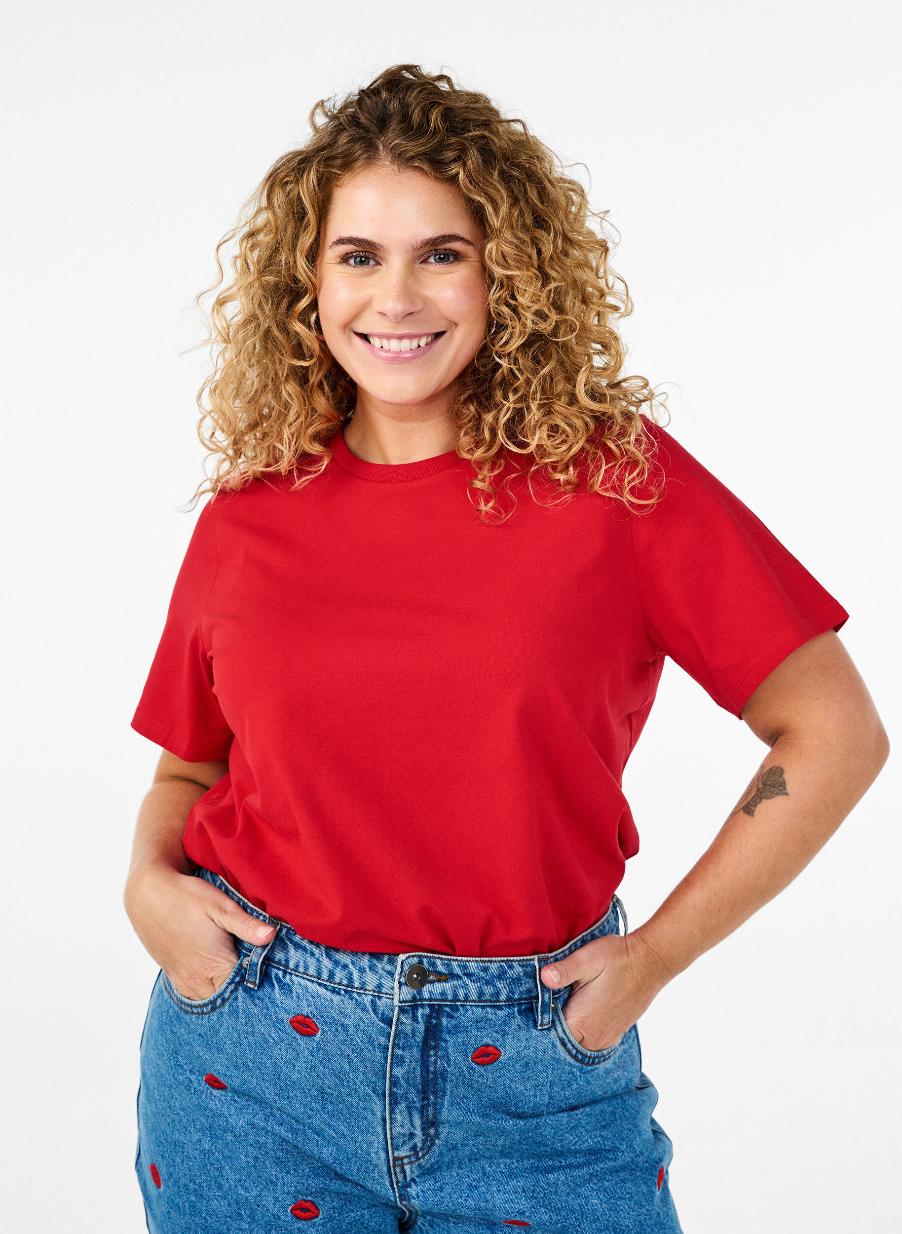 Zizzi T-paita luomupuuvillasta py&ouml;re&auml;ll&auml; kaula-aukolla, Salsa, Model image number 0