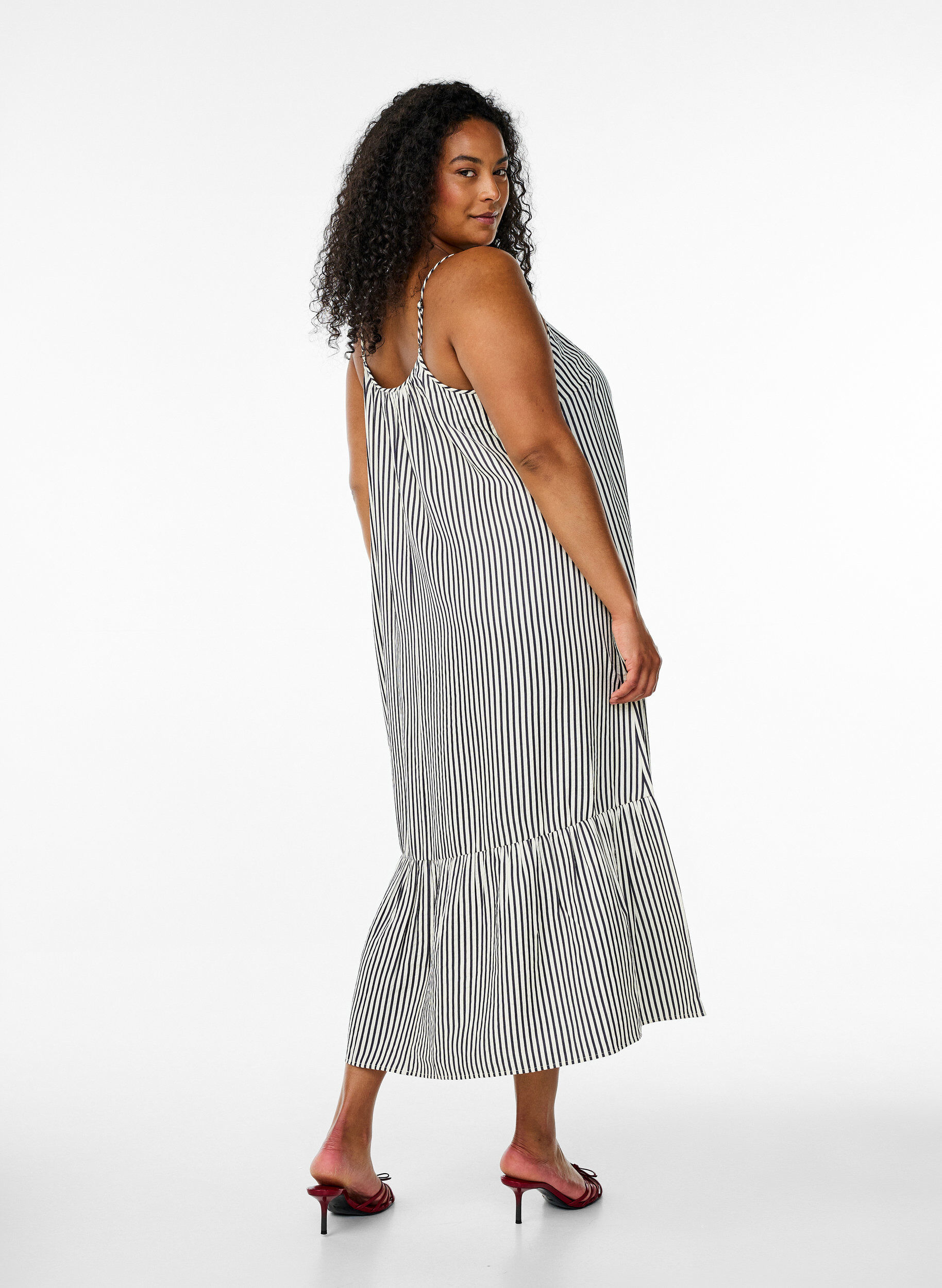 ZizziRaidallinen ja A-linjainen kes&auml;mekko, Musta, Model image number 1