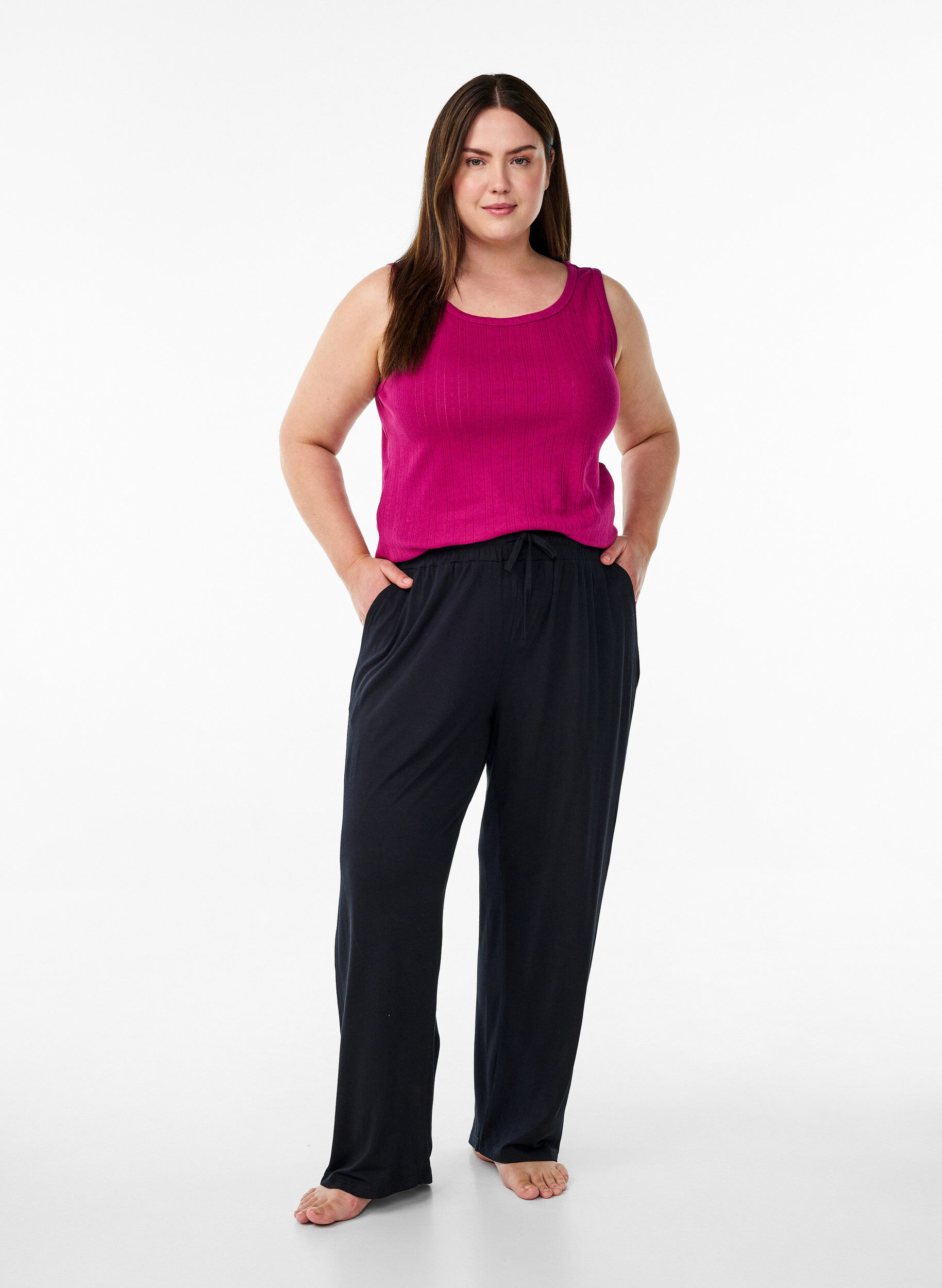 ZizziRennot y&ouml;housut viskoosijersey-kankaasta taskuilla, Musta, Model image number 0