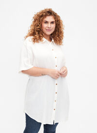 Lyhythihainen paita, jossa on napit, Off-White, Model