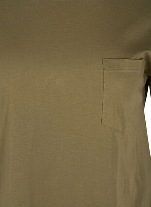 Ekologisesta puuvillasta valmistettu t-paita rintataskulla, Ivy Green, Packshot image number 2