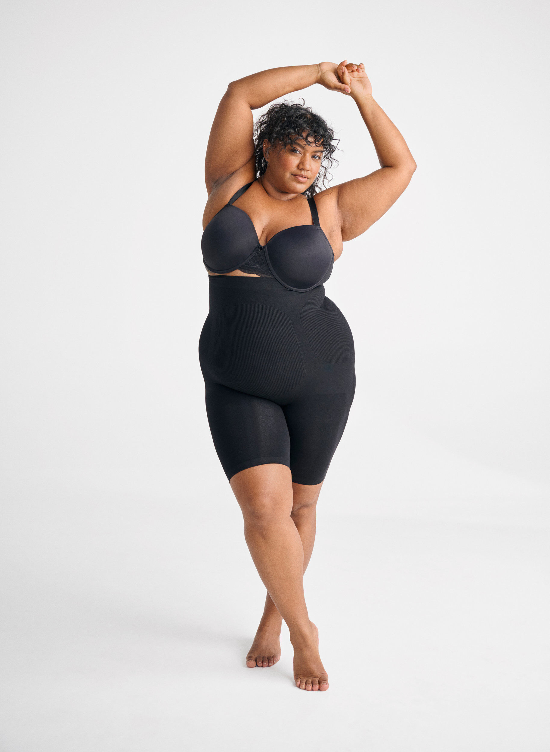 ZizziKorkeavy&ouml;t&auml;r&ouml;iset shapewear-shortsit, Musta, Image image number 0