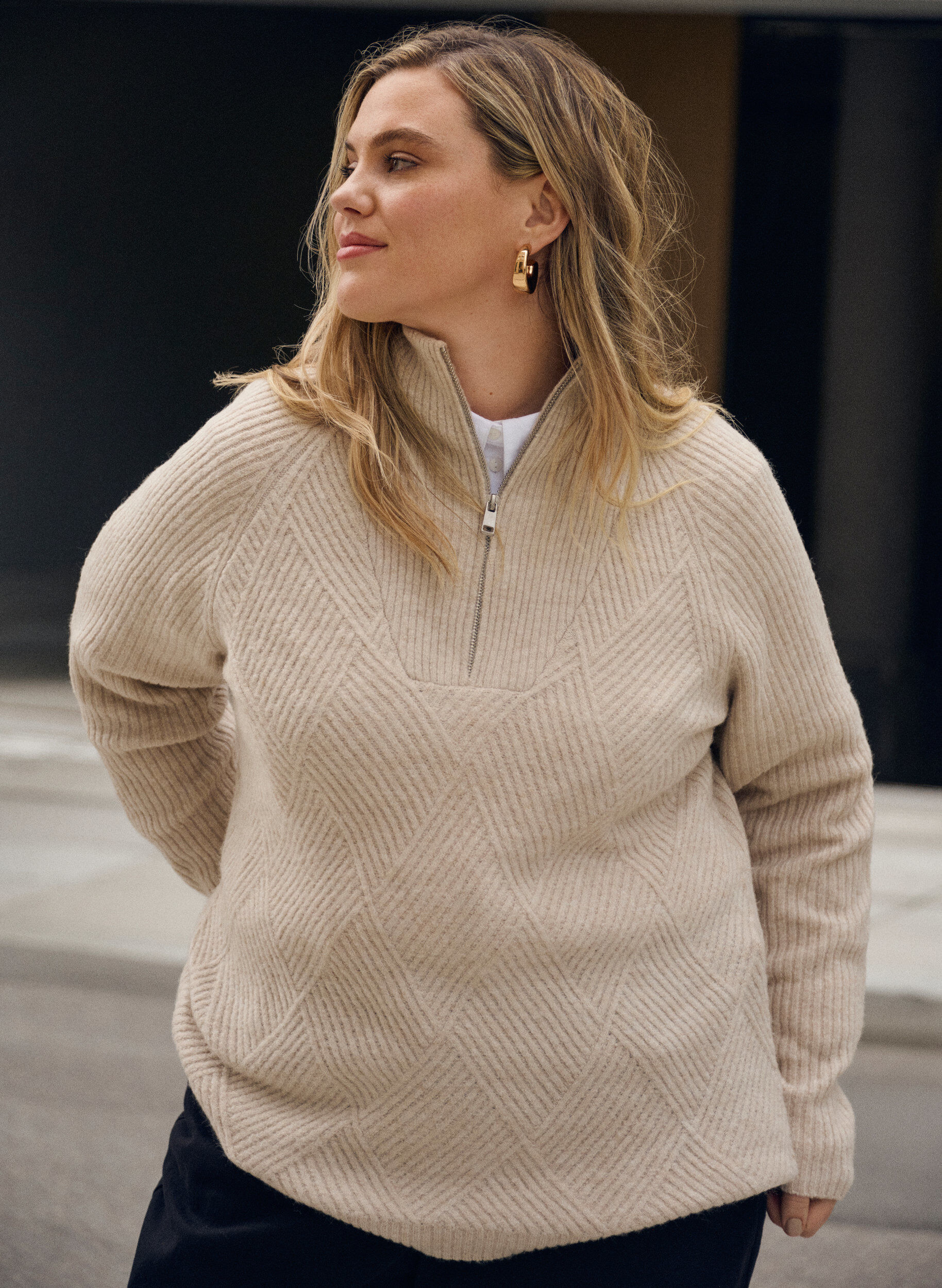 Zizzi Neulepaita korkealla kauluksella ja harlekiinikuviolla, Beige, Image image number 0