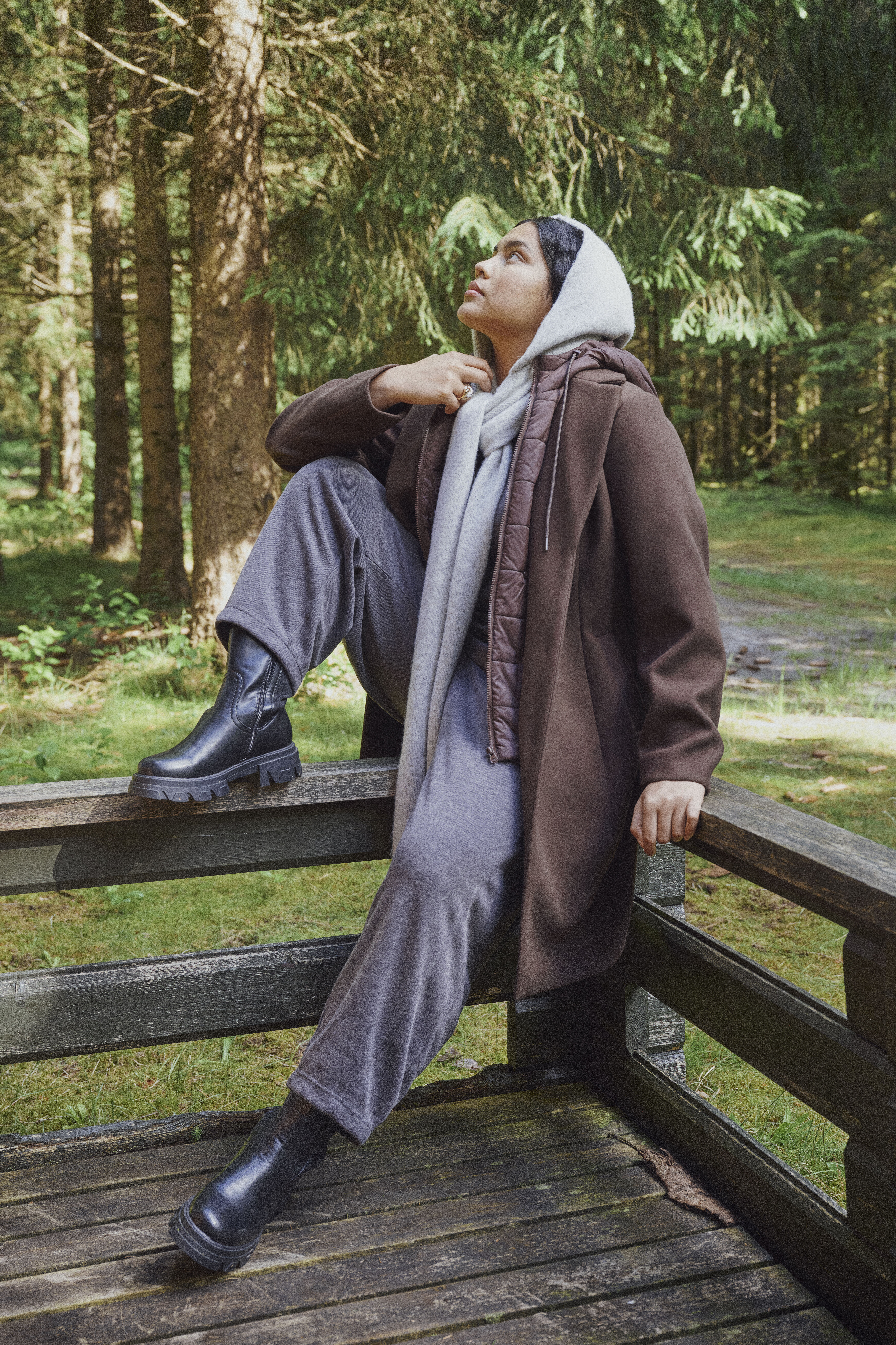 Pehme&auml; ja maanl&auml;heinen kerroksellinen tyyli, , Model