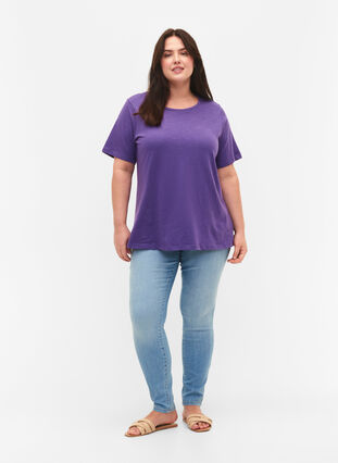 2 perus t-paitaa puuvillasta, Deep Lavender/Black, Model image number 2
