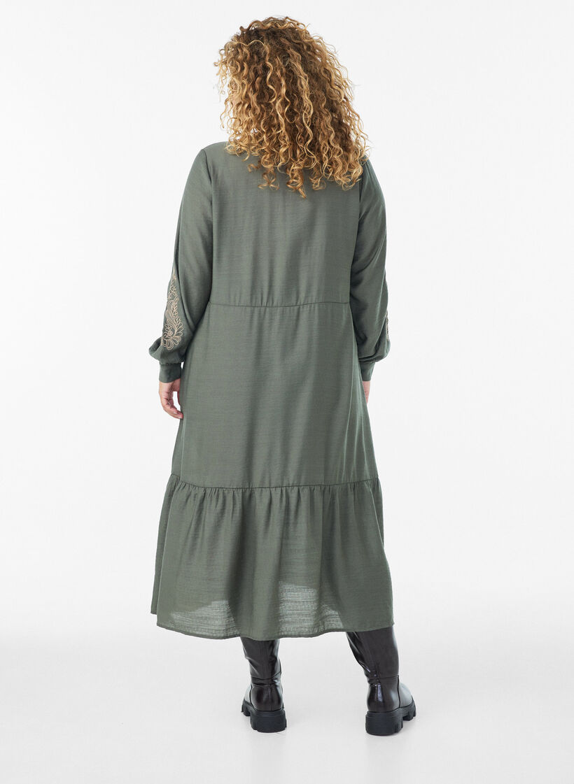 Viskoosimekko kirjailuilla ja kerrostetuilla r&ouml;yhel&ouml;ill&auml;, Vihre&auml;, Model image number 1