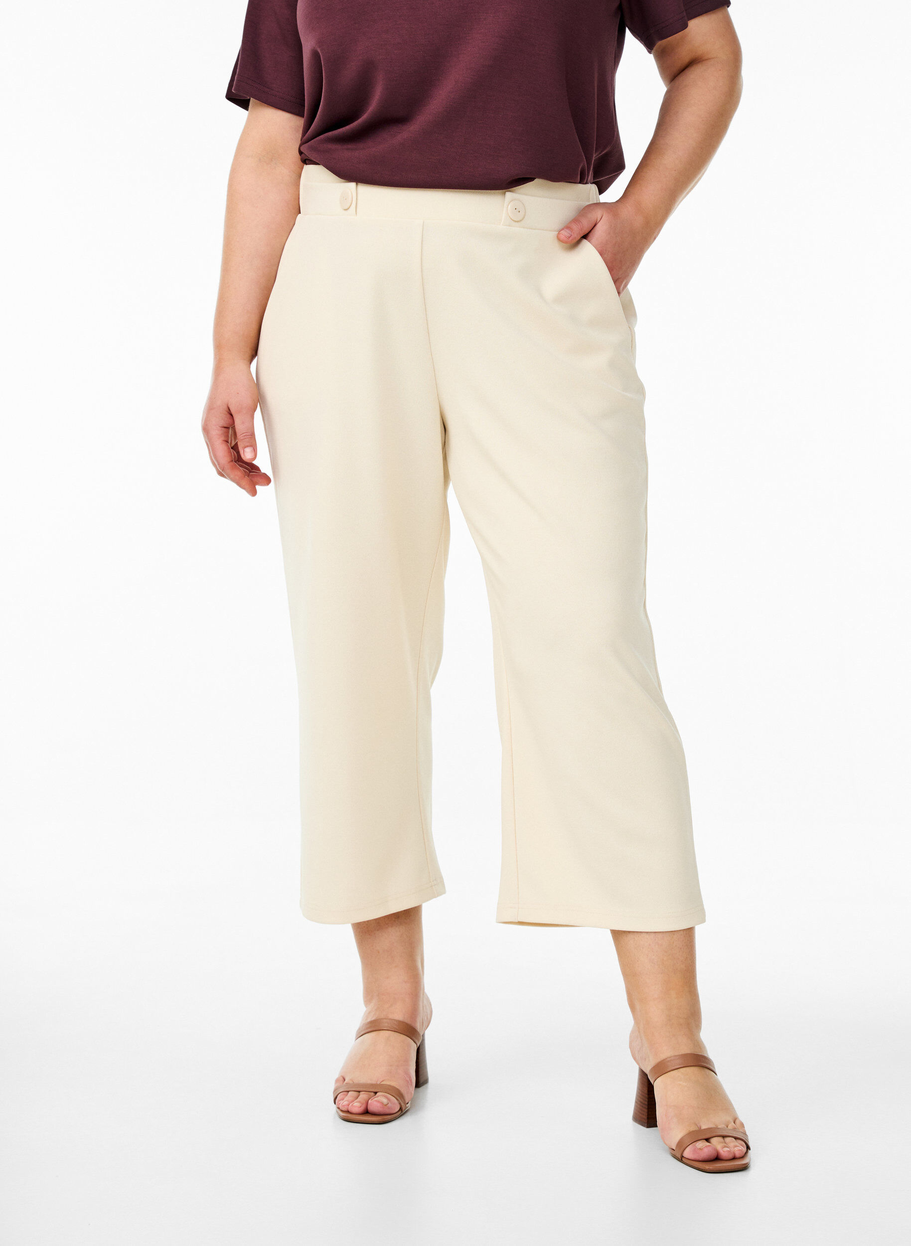 Zizzi7/8-pituiset housut v&auml;lj&auml;ss&auml; mallissa, Beige, Model image number 2