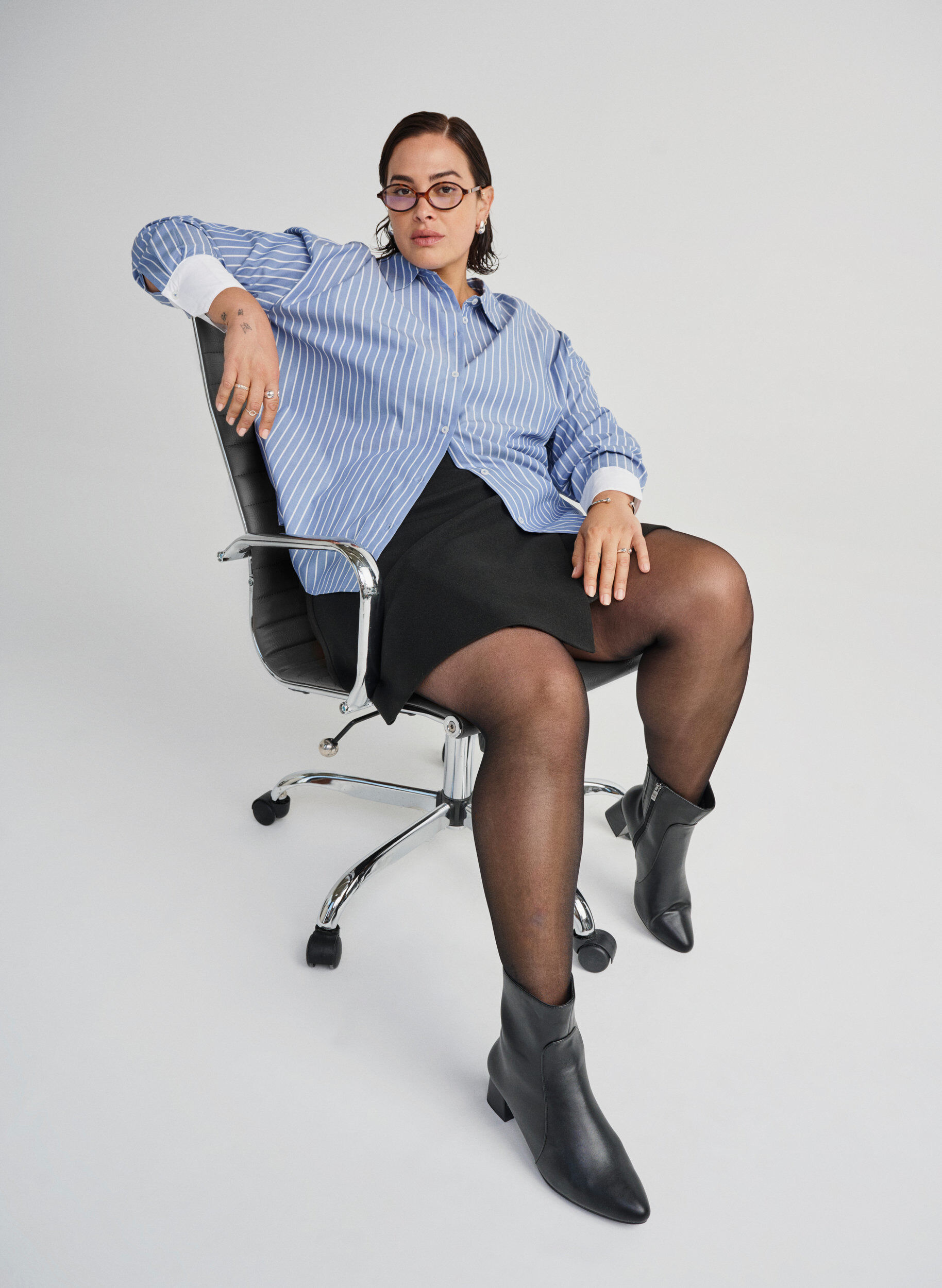 Leve&auml;lestiset - Nilkkurit tolppakorolla