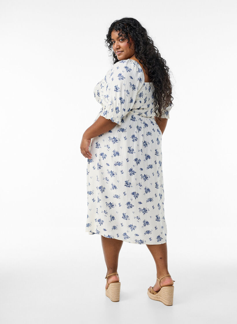 Kukallinen midimekko viskoosista smokkirypytyksell&auml;, Valkoinen, Model image number 1