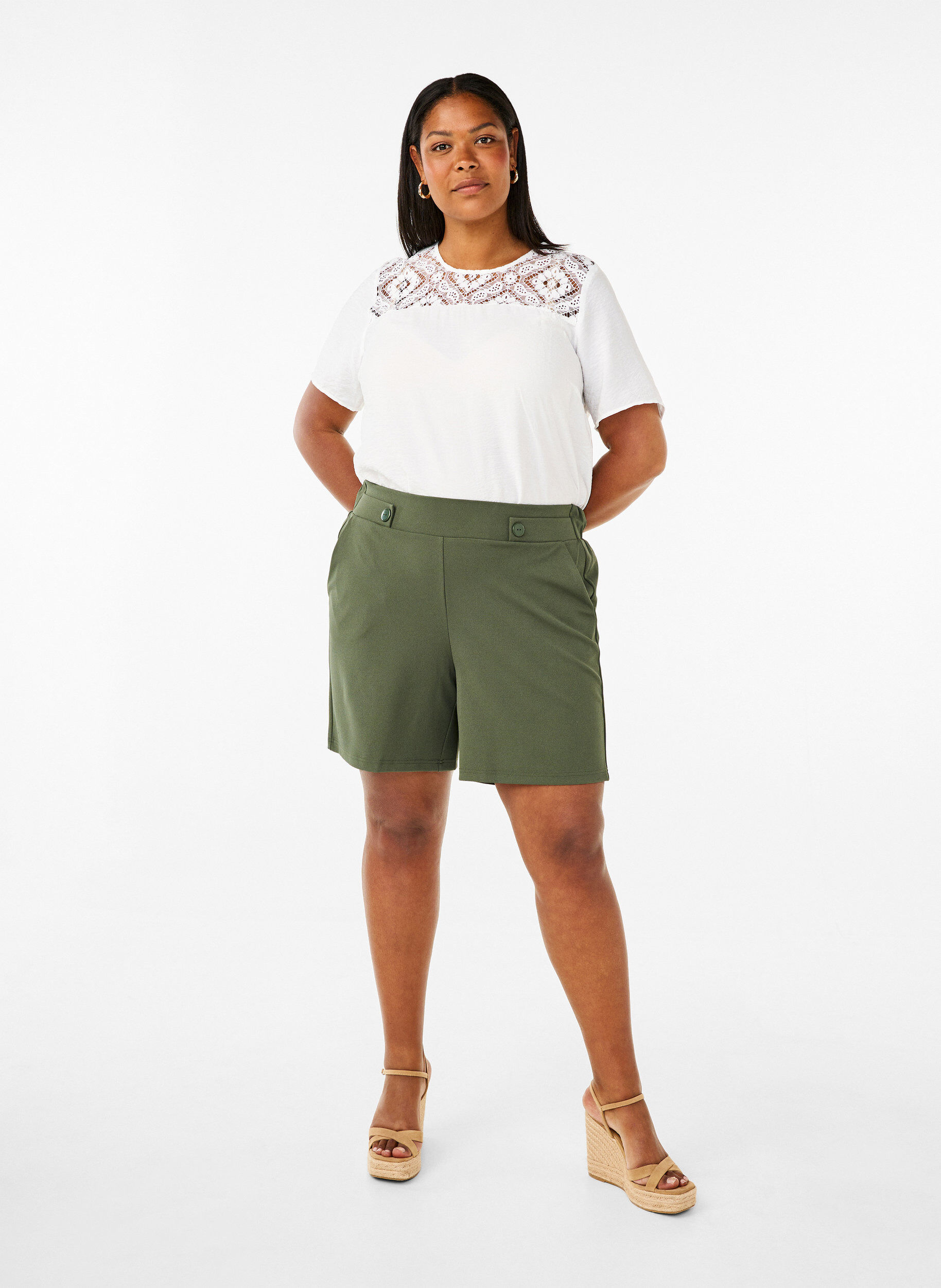 Zizzi Lyhythihainen viskoosipusero pitsisomisteella, Bright White, Model image number 3