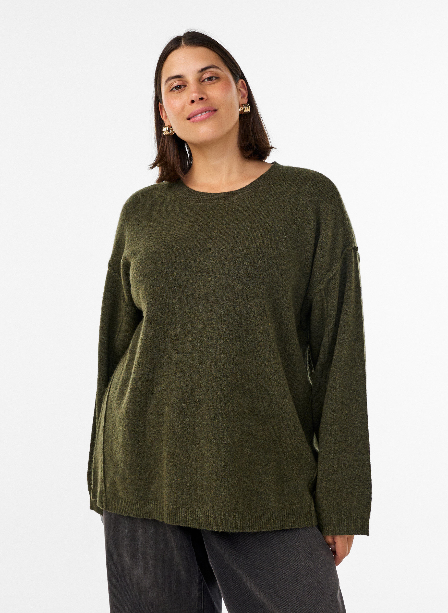 V&auml;lj&auml; neulepusero, jossa n&auml;kyv&auml;t saumat, Vihre&auml;, Model