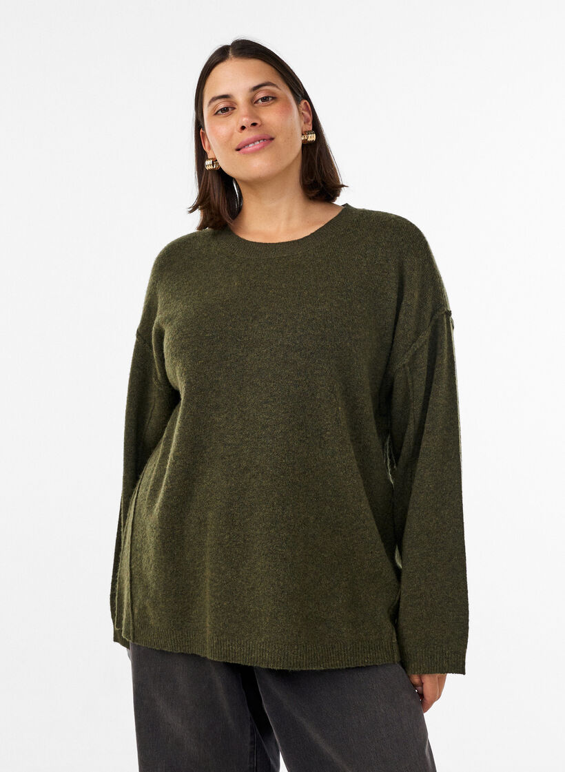 V&auml;lj&auml; neulepusero, jossa n&auml;kyv&auml;t saumat, Vihre&auml;, Model image number 0