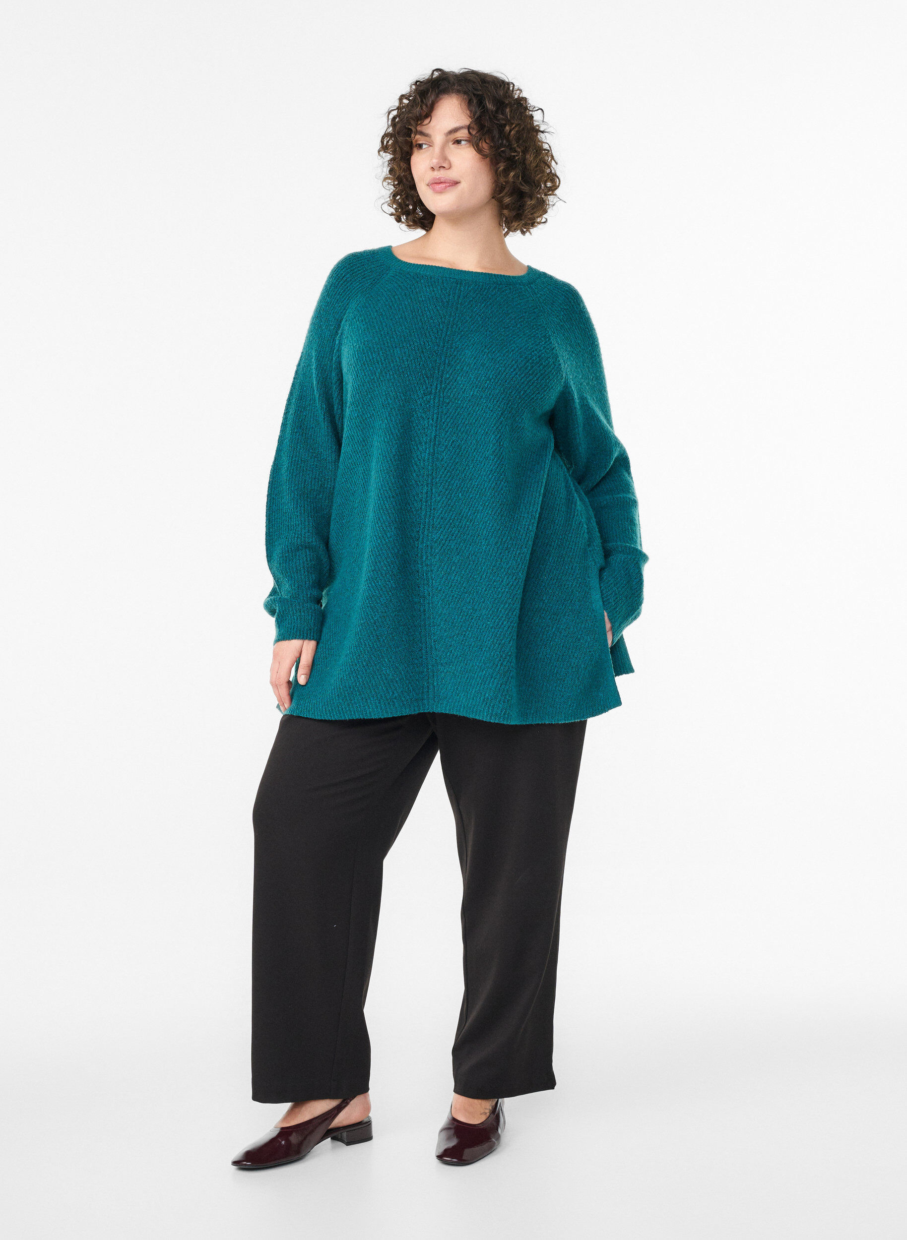 ZizziNeulepusero, jossa on vinoraitakuvio ja raglanhihat, Vihre&auml;, Model image number 1