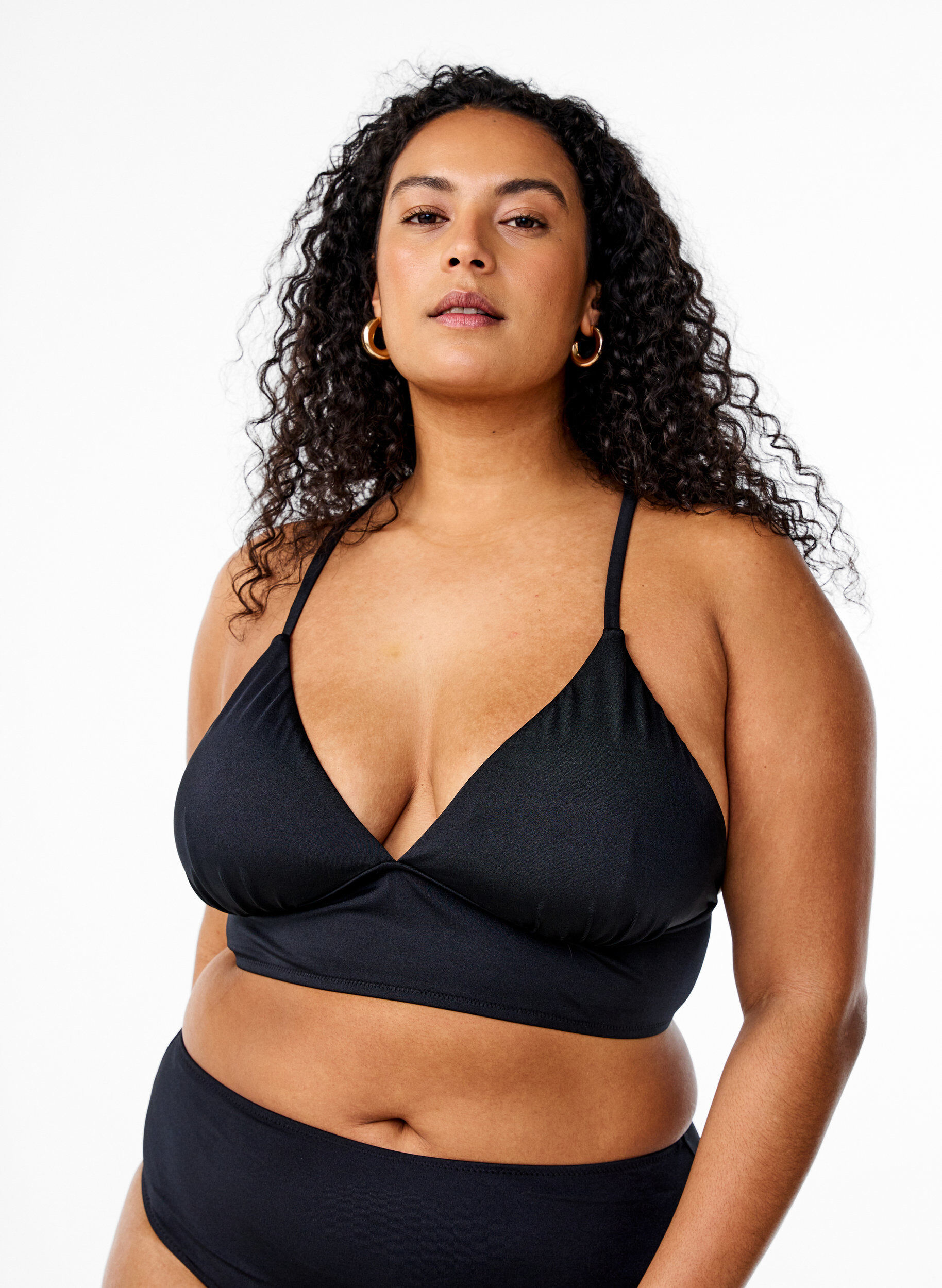 Zizzi Bikinitoppi, jossa on irrotettavat pehmusteet ja nauha sel&auml;ss&auml;, Musta, Model image number 0