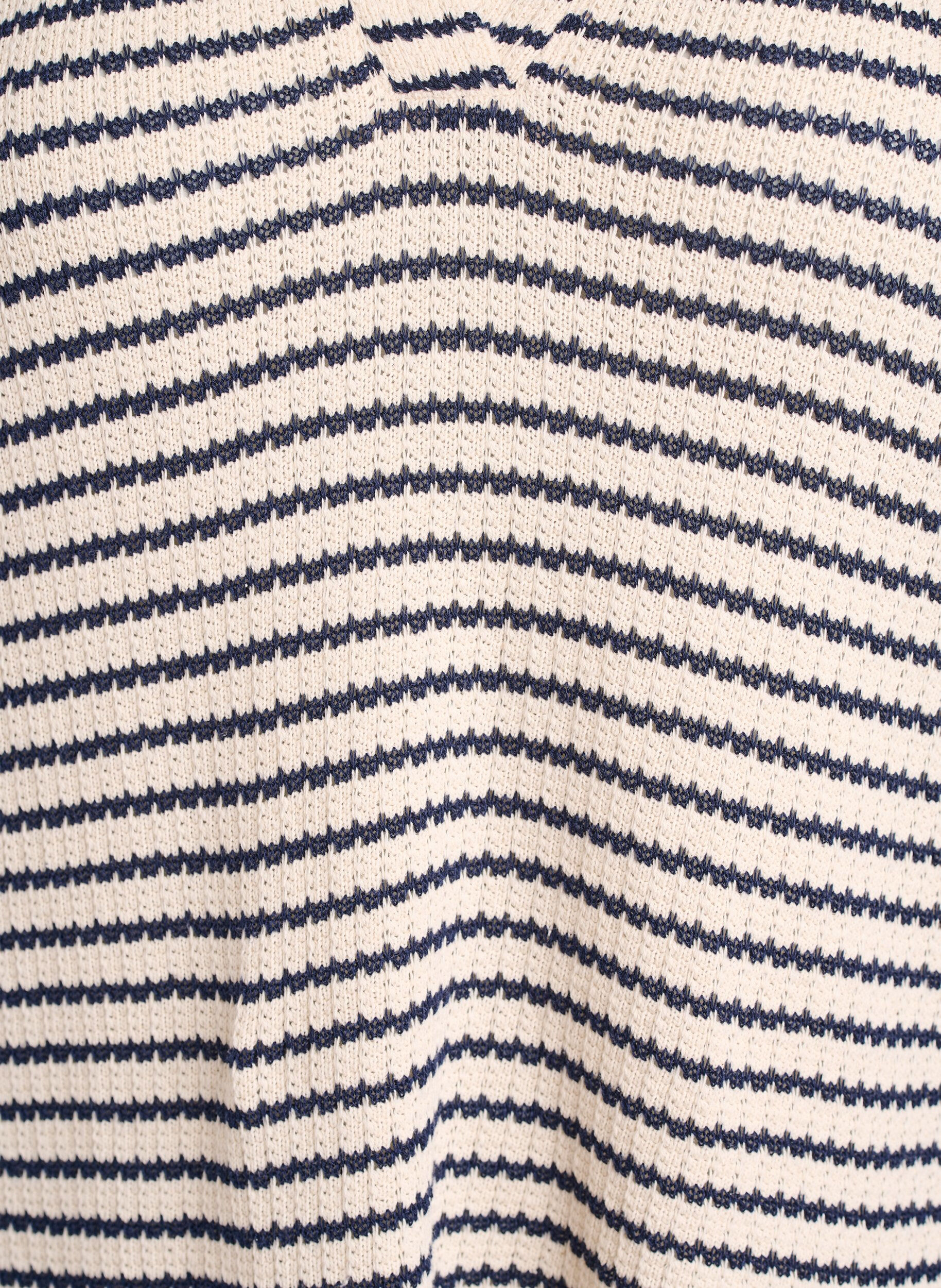 Zizzi Raidallinen jersey-pusero kauluksella ja V-p&auml;&auml;ntiell&auml;, Beige, Packshot image number 2