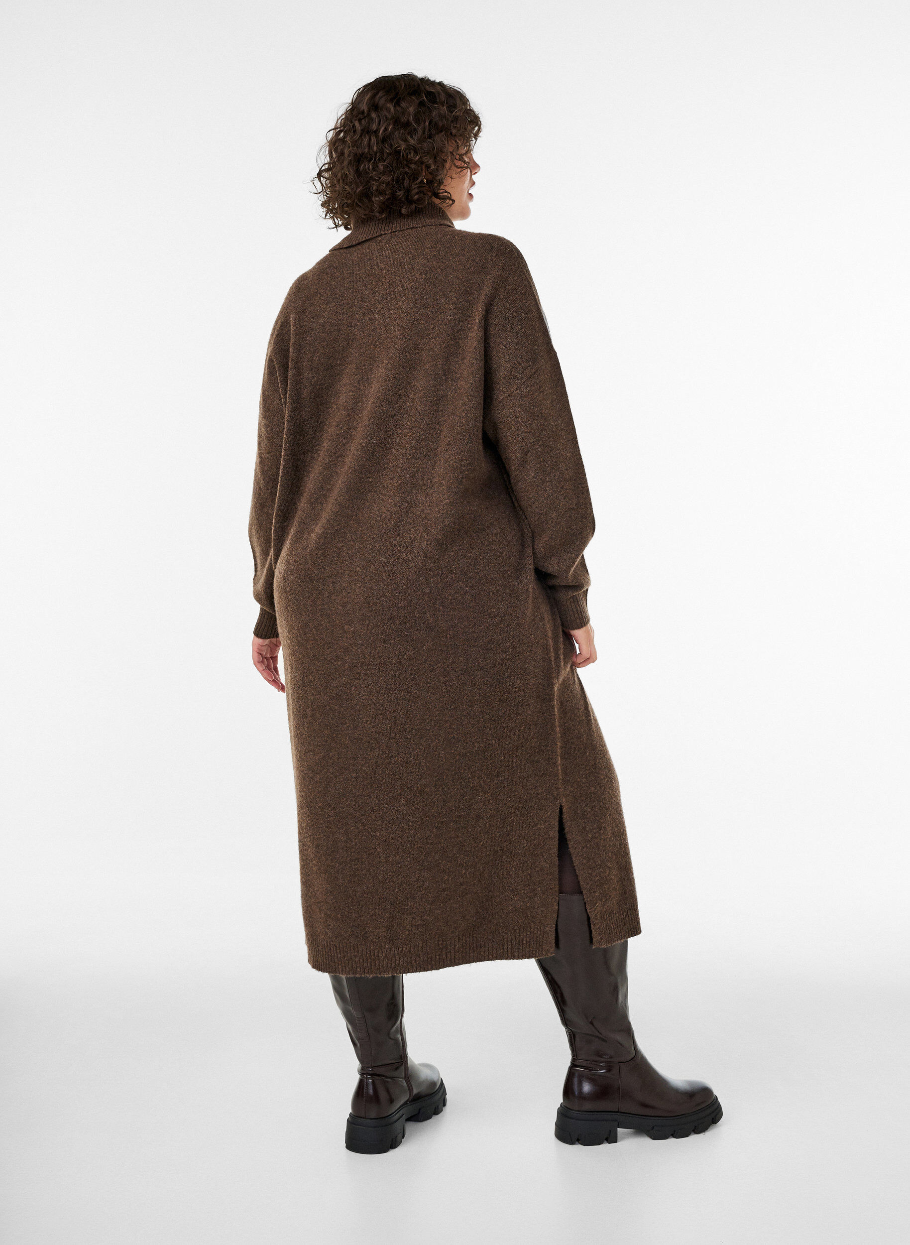 ZizziNeulemekko poolokauluksella ja halkioilla, Ruskea, Model image number 1