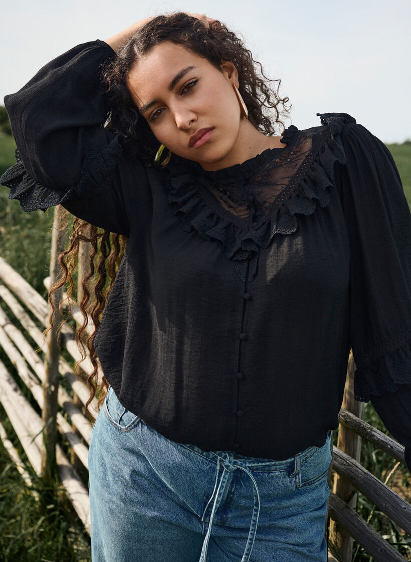 Viskoosipusero pitsillä ja röyhelöillä, Musta, Image