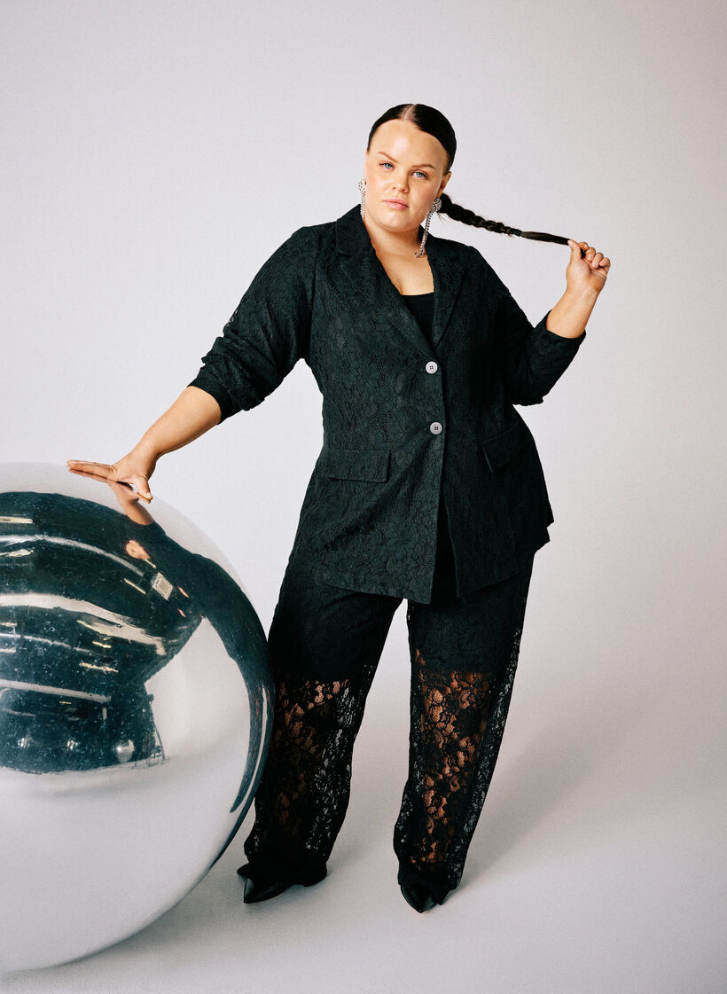 Pitsibleiseri nappikiinnityksellä, Musta, Image image number 0