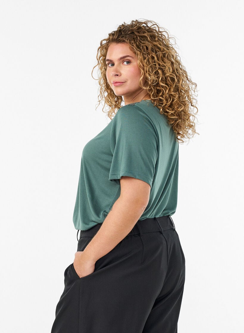 Pusero pitsiosalla ja pallohihoilla, Vihre&auml;, Model image number 2