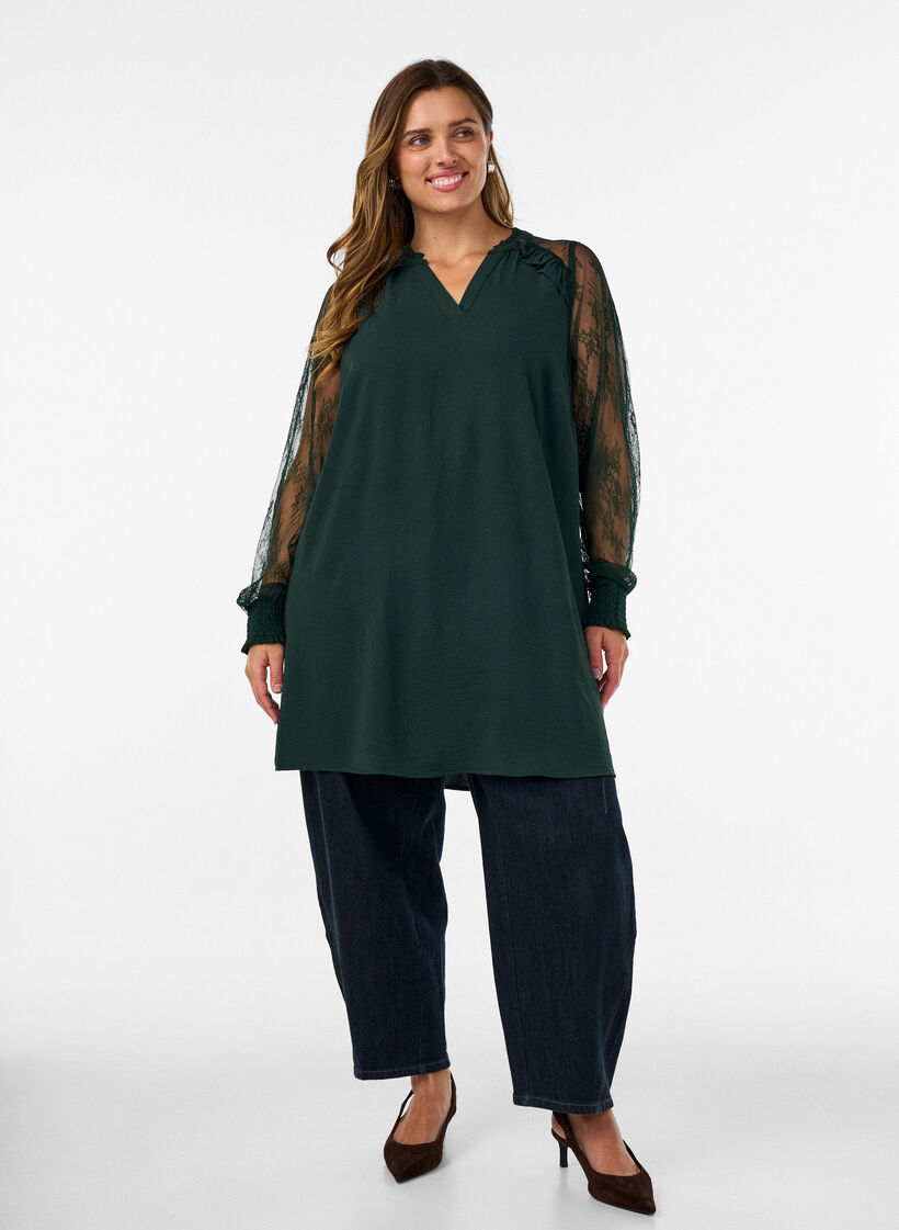 Tunika l&auml;pikuultavilla pitsihihoilla, Vihre&auml;, Model image number 1