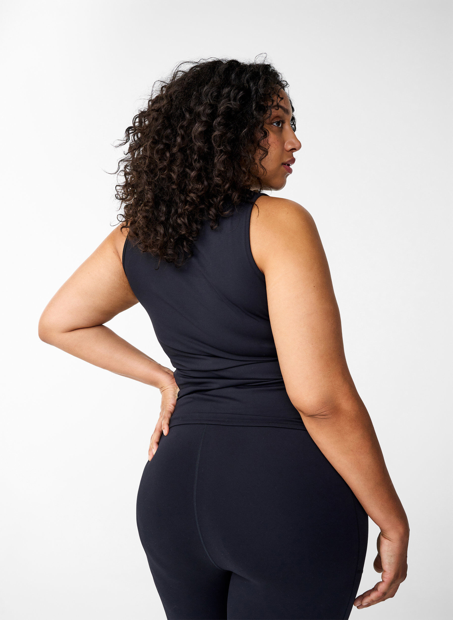 Zizzi Tiiviisti istuva treenitoppi, jossa on sis&auml;puolinen silikonireuna, Black, Model image number 1