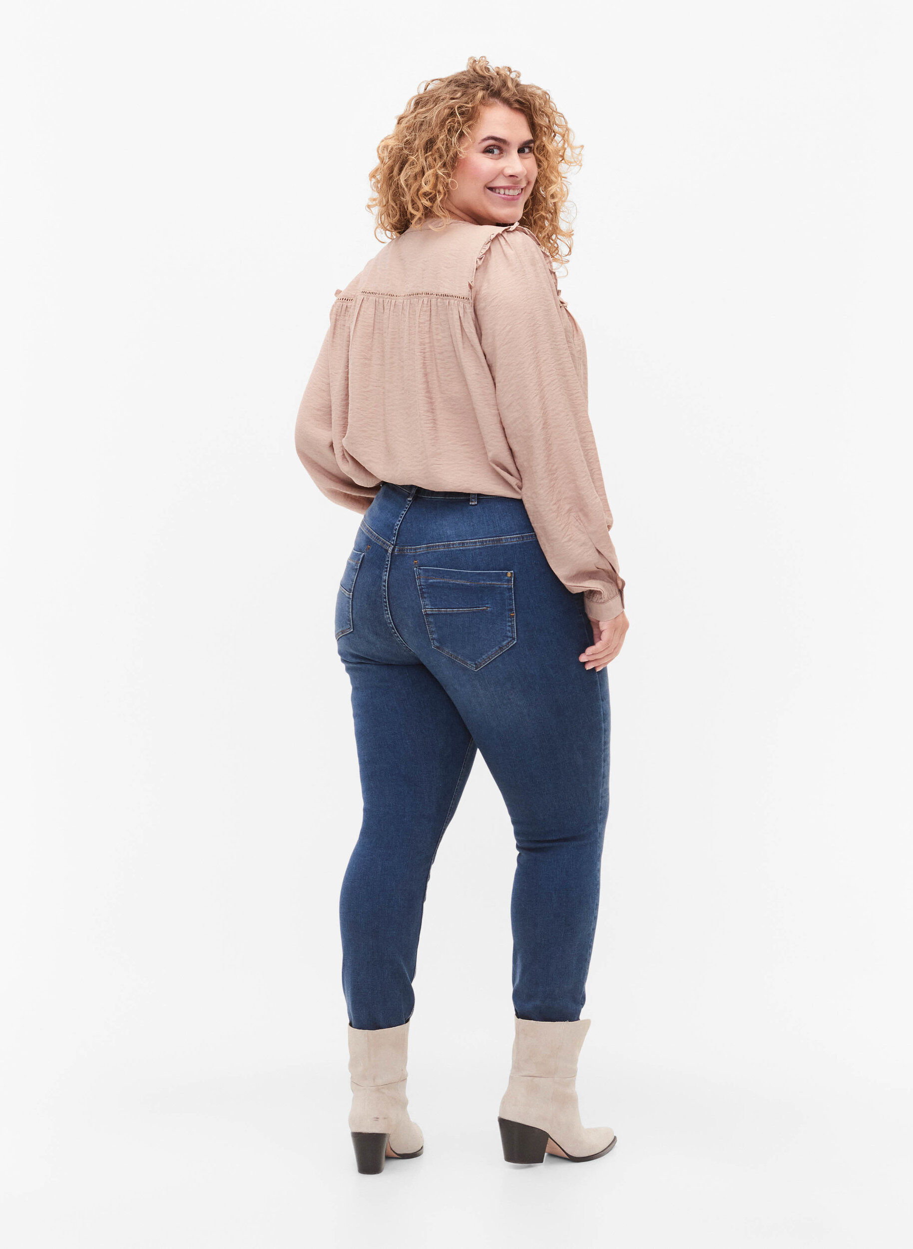 Zizzi Superohut Amy farkku, korkealla vy&ouml;t&auml;r&ouml;ll&auml;, Blue denim, Model image number 1