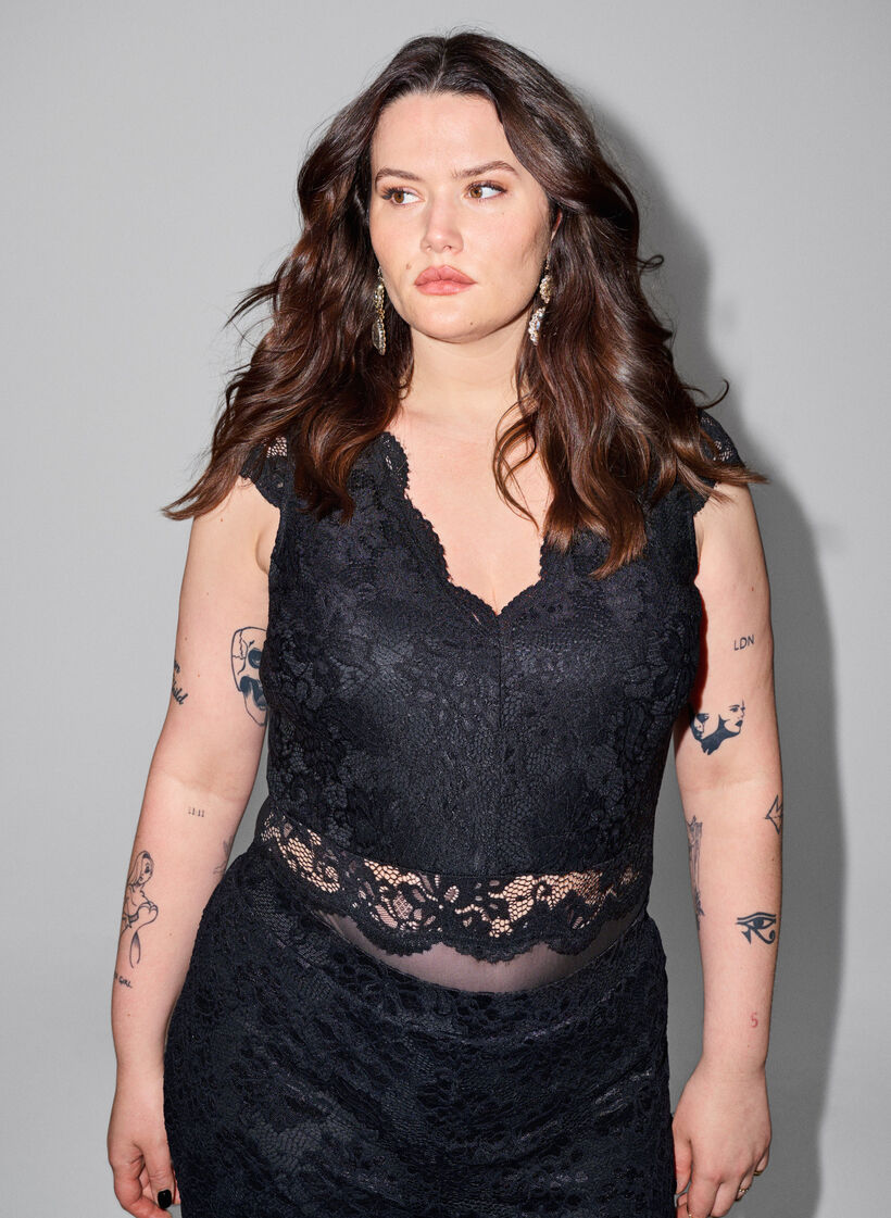 Body koristeellisella pitsillä ja v-kauluksella, Black, Image image number 0