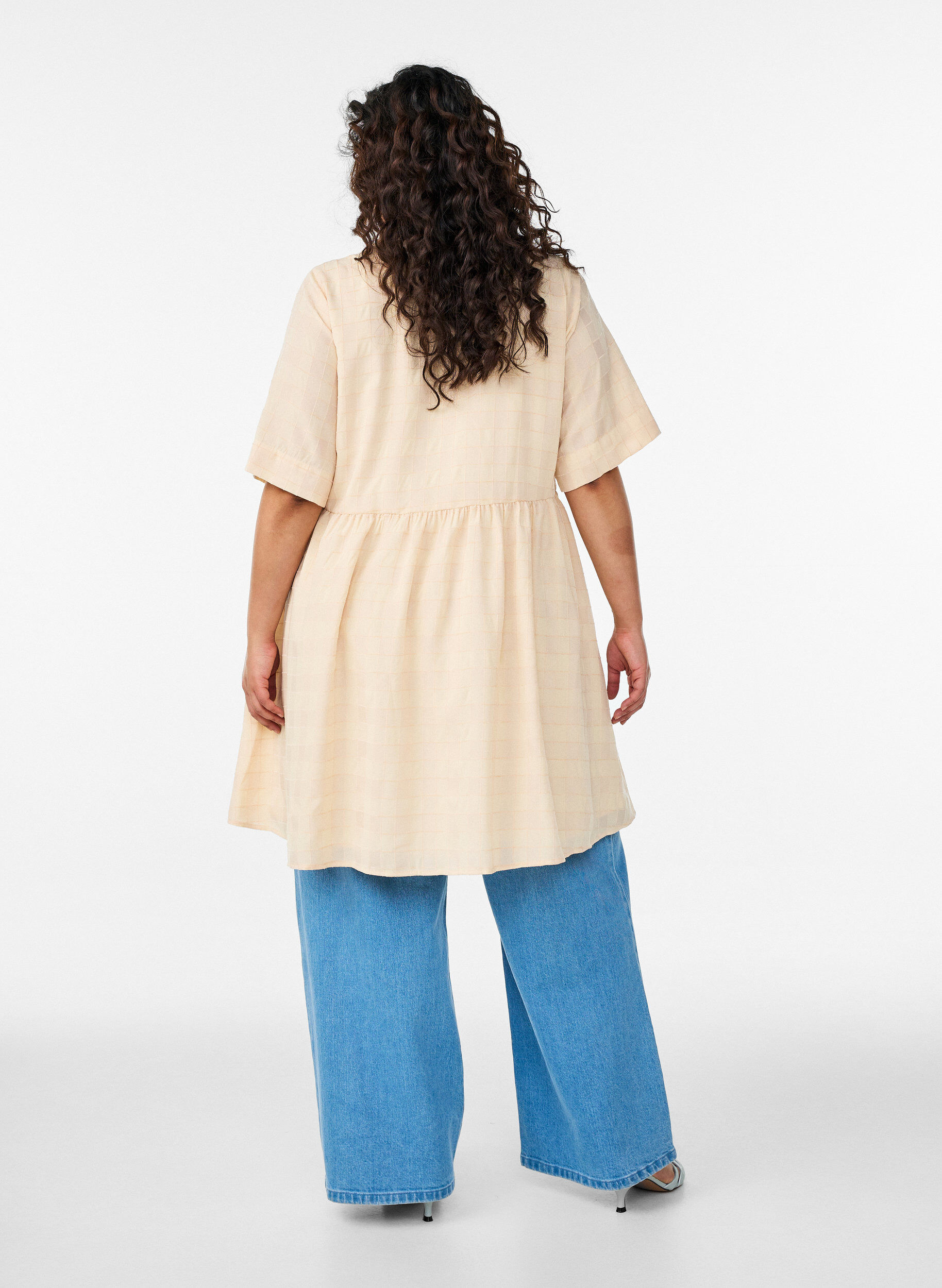 Zizzi Lyhyt paitamekko ruudullisella tekstuurilla ja 1/2-hihoilla, Keltainen, Model image number 2