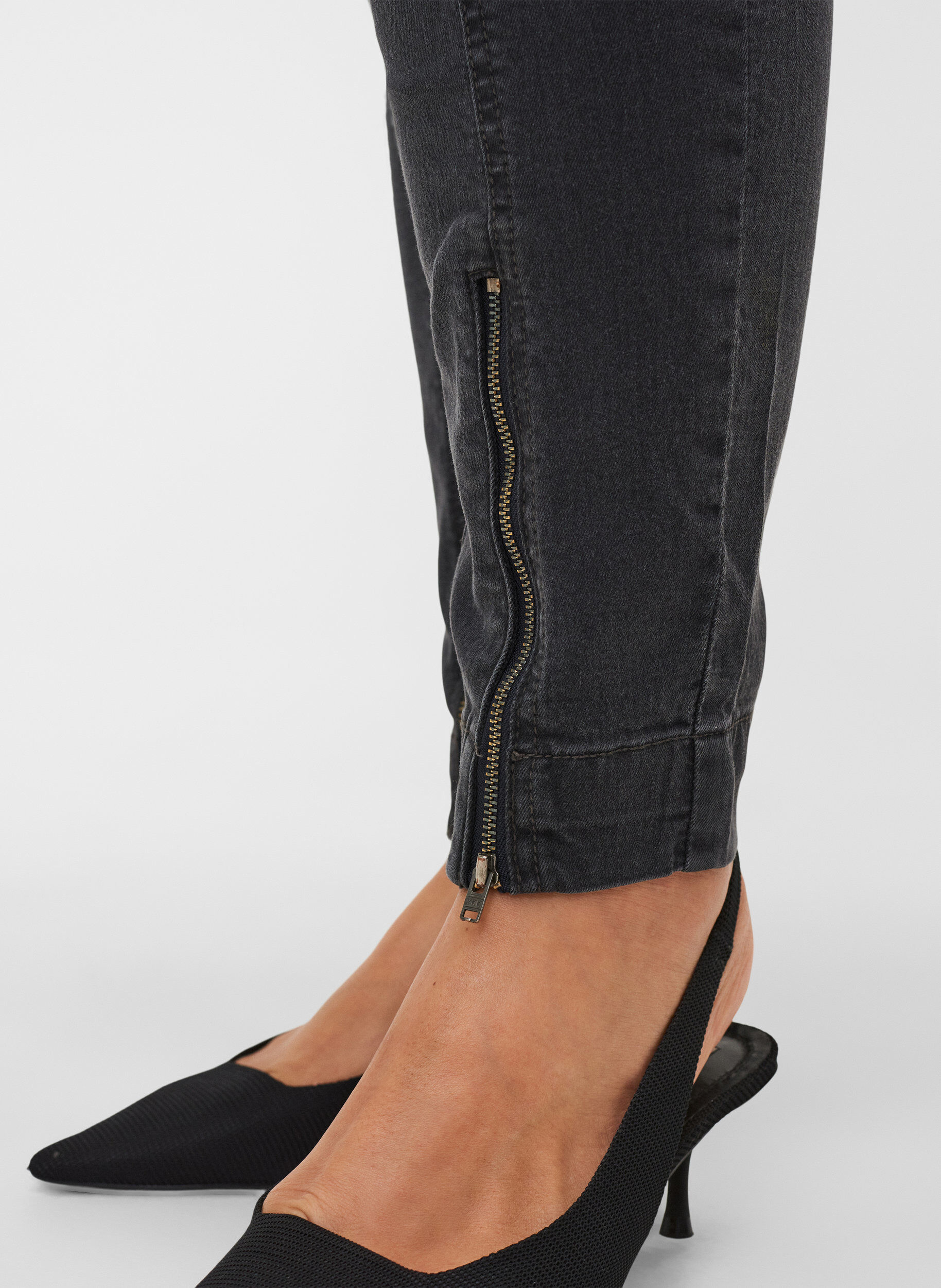 Zizzi Jegginsit vetoketjuyksityiskohdalla, Grey Wash, Model image number 3