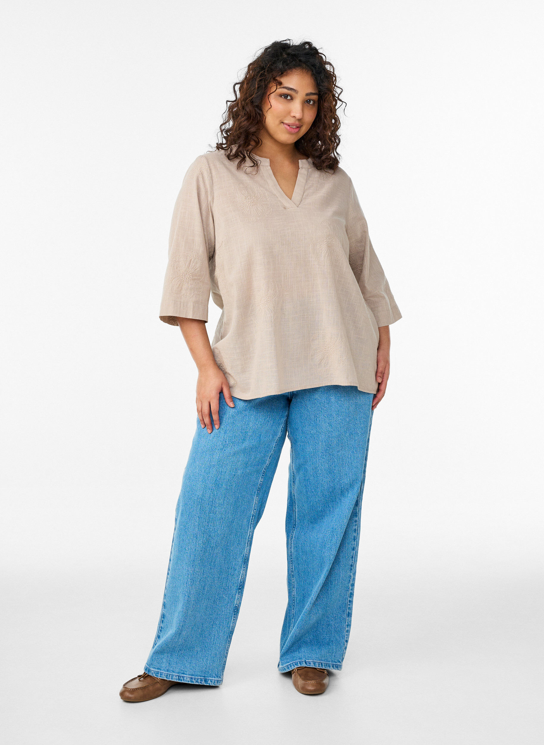 Zizzi Puuvillapusero kirjailuilla yksityiskohdilla ja 3/4-hihoilla, Beige, Model image number 1